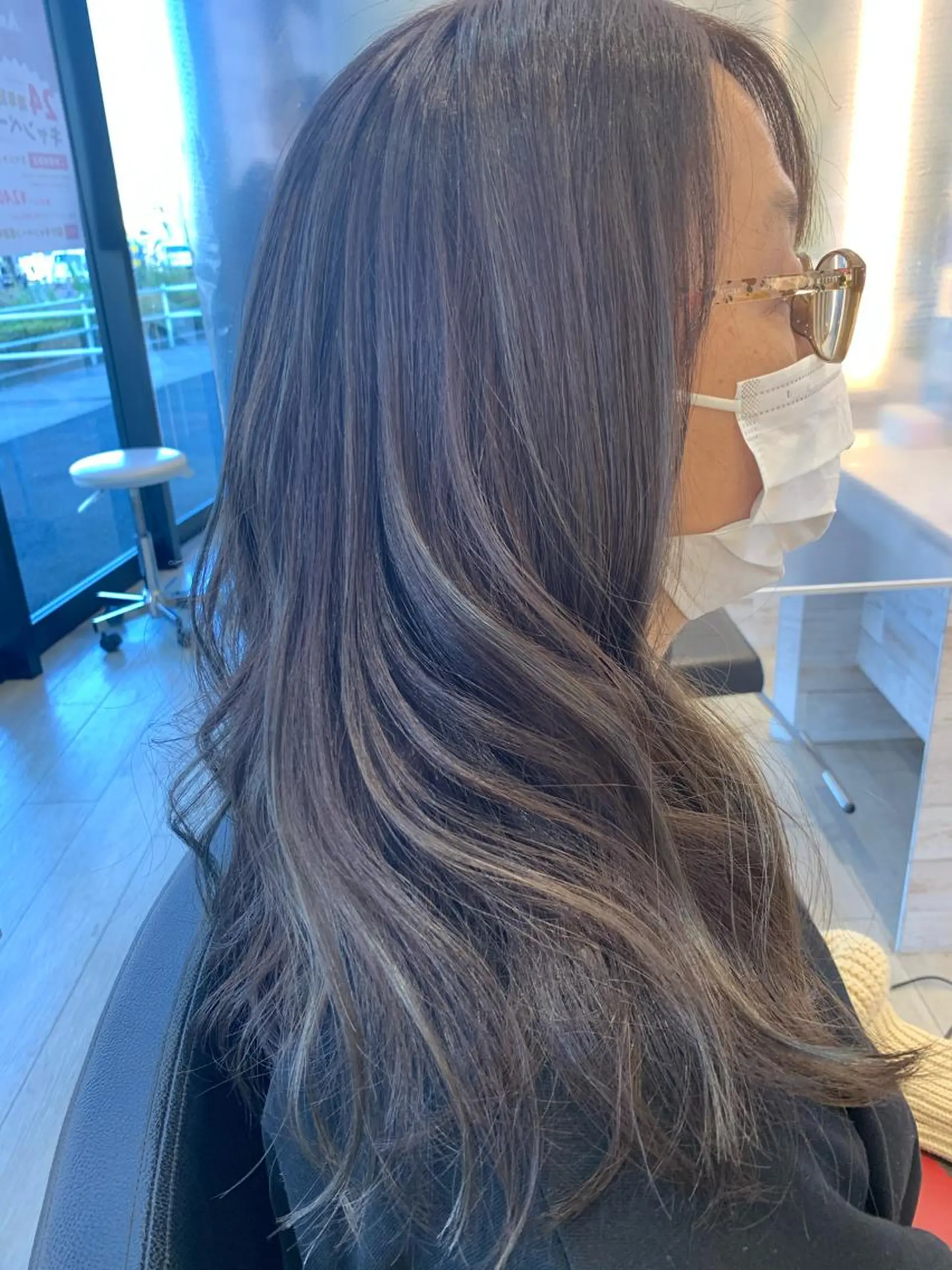 セミロング カラー メンズパーマレイヤー 西山賢志のヘアスタイル