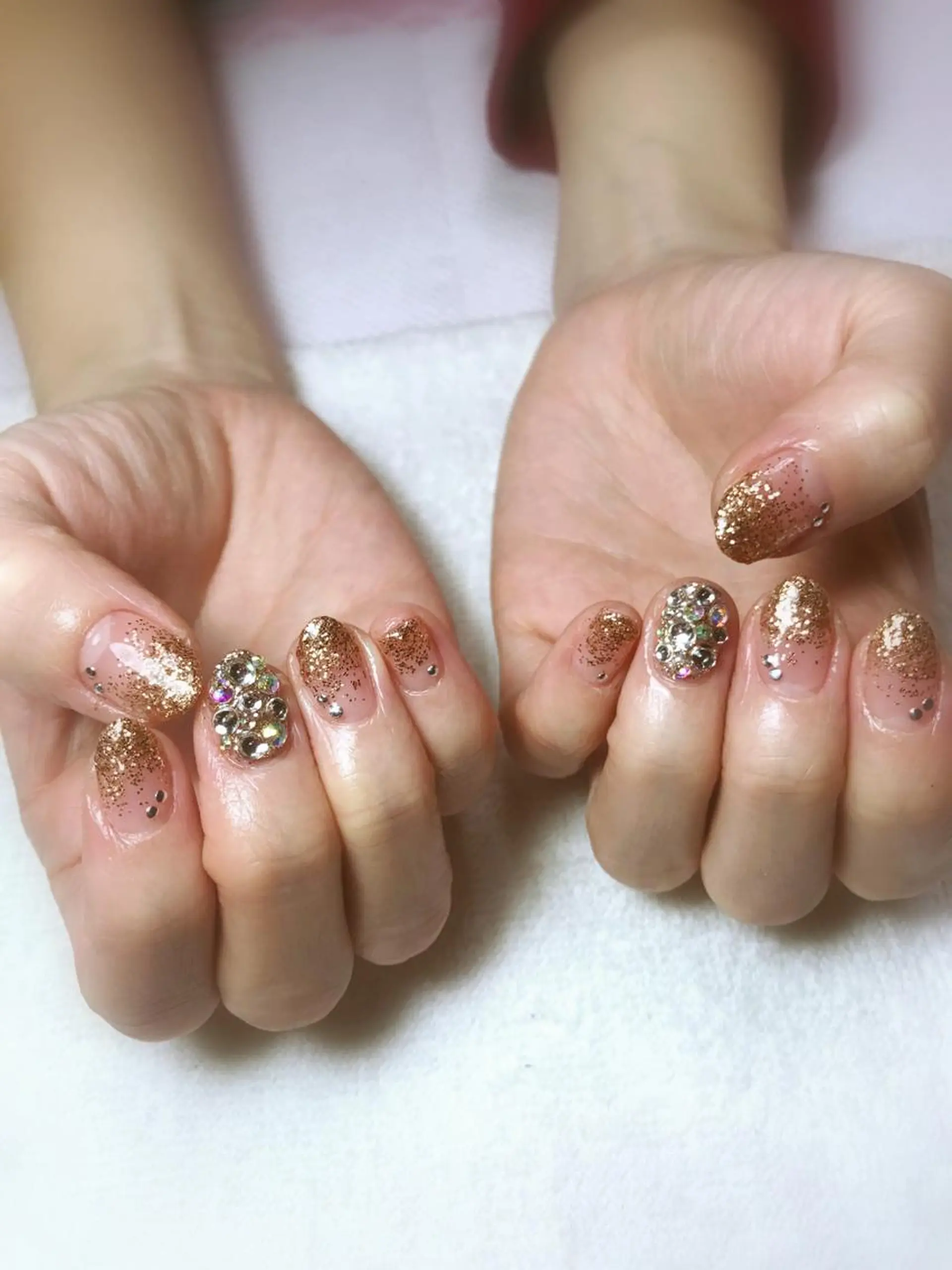 ネイル ゴールド グラデーション Era nailのネイルデザイン