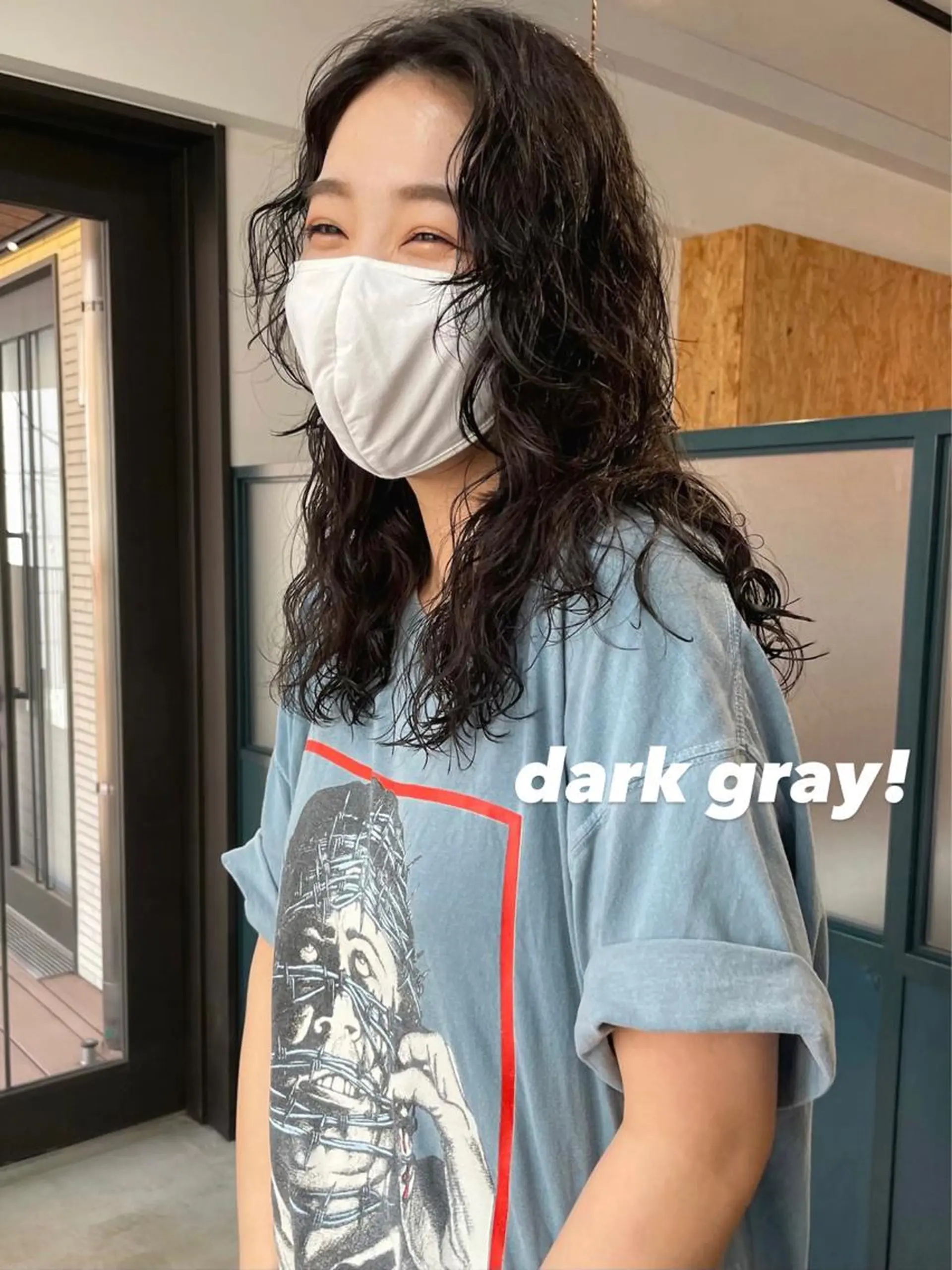 ミディアム カラー パーマ ヘアアレンジ ネイル マツエク・マツパ ダークグレー ダークグレージュ グレージュ トレンド眉🌈✨ arisaの眉毛・アイブロウイメージ