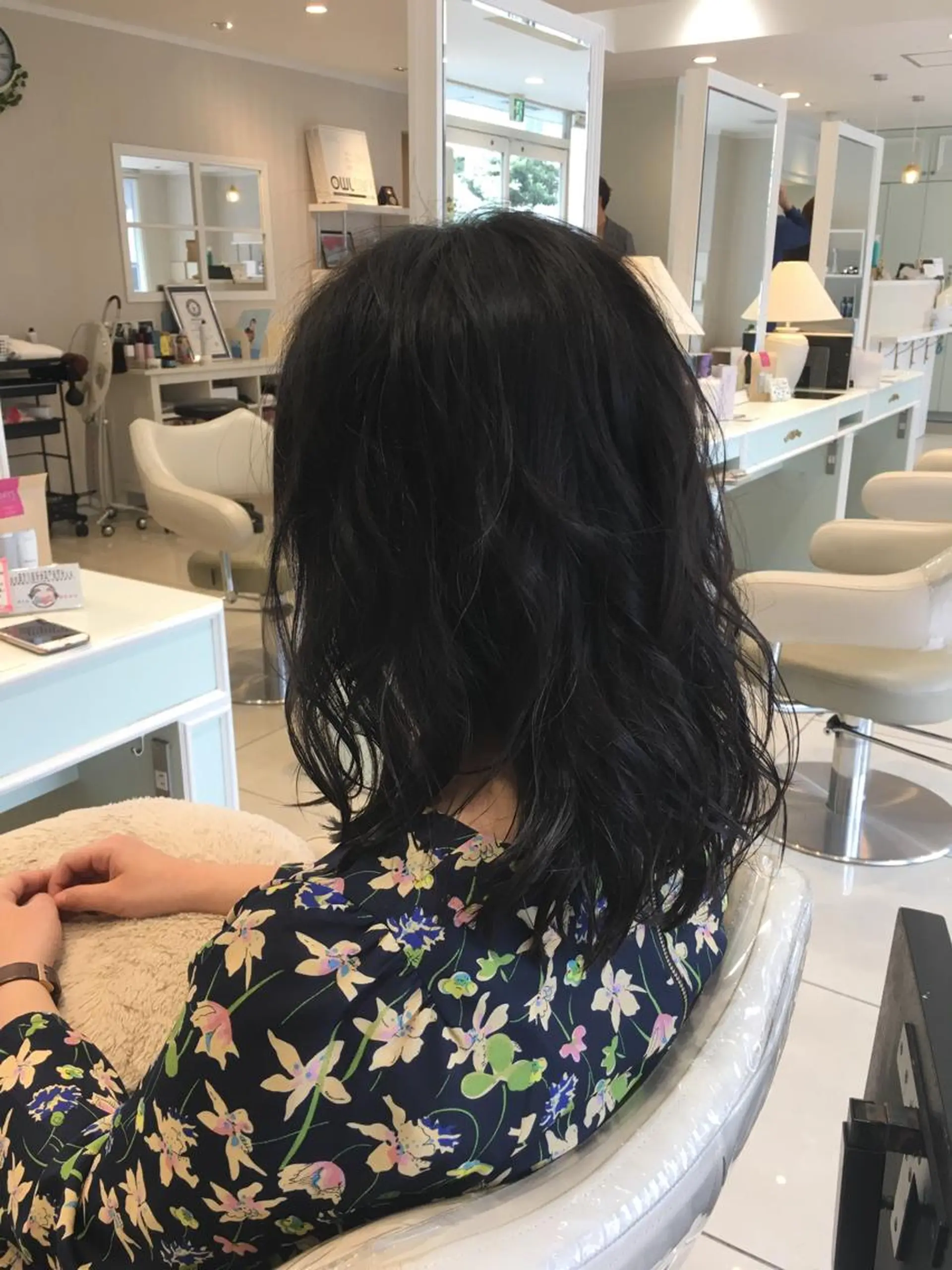 セミロング カラー アッシュ イルミナカラー ハイトーン/ブリーチ 山崎　悠次のヘアスタイル