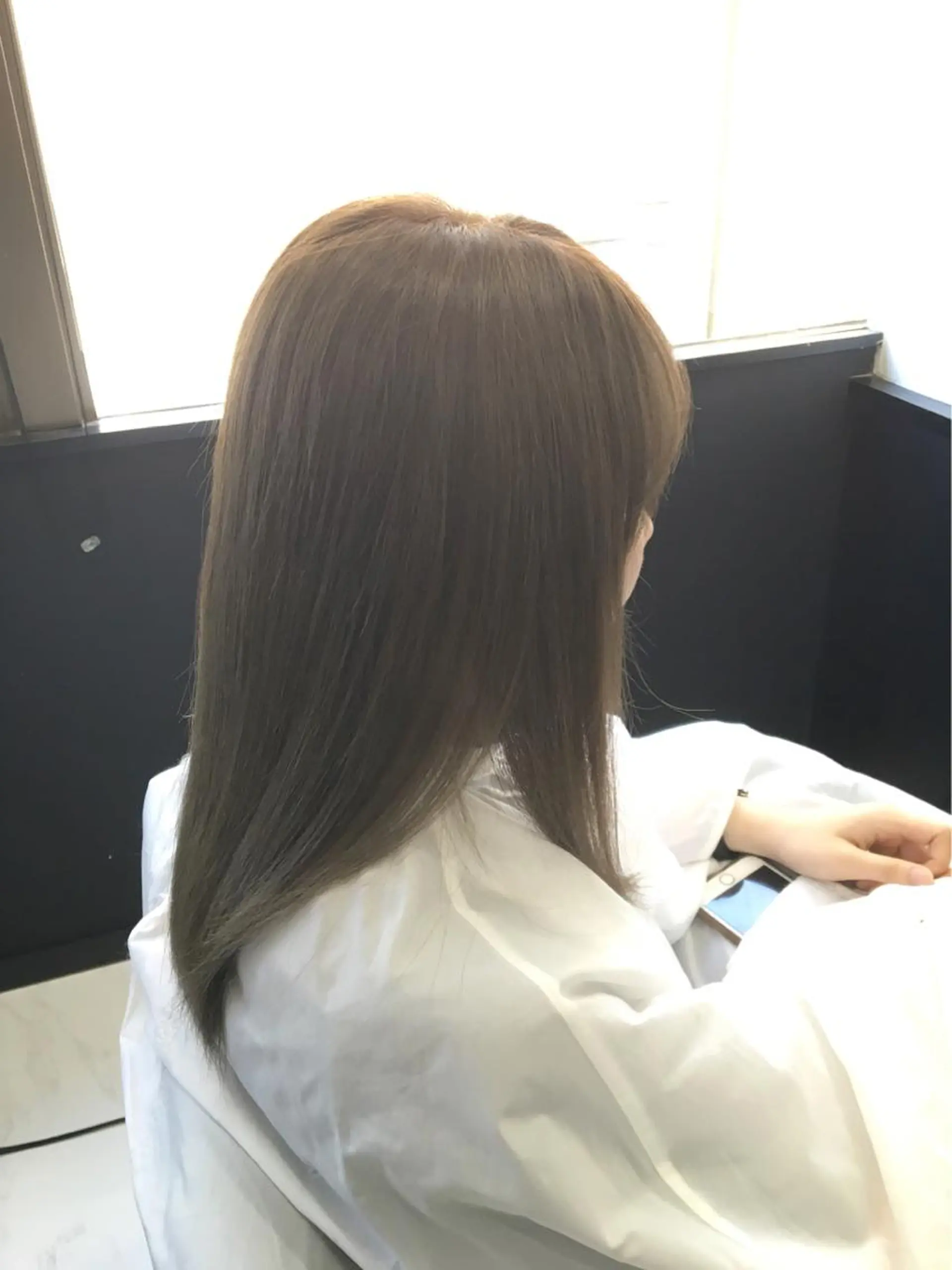 セミロング カラー ヘアアレンジ ベージュカラー ブリーチ 透明感カラー ミルクティーベージュ ブリーチなしカラー 🦖店長🦖pino #しのだスペシャルのヘアスタイル