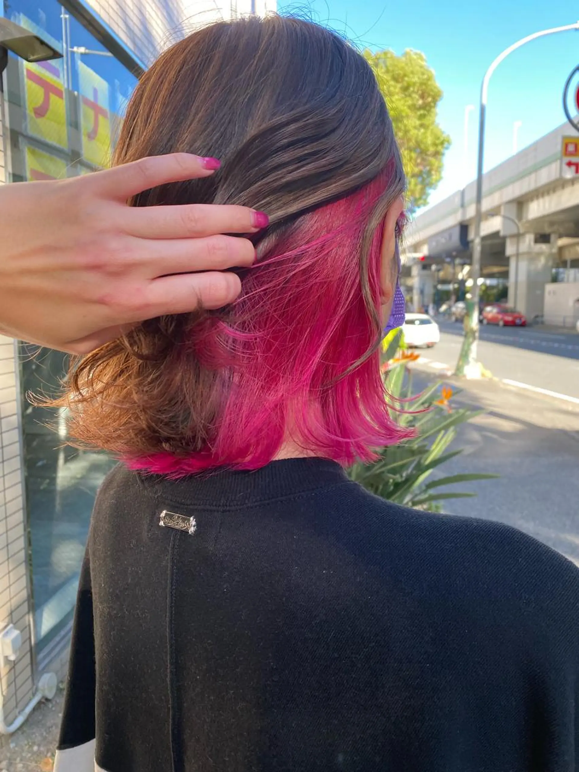 ミディアム カラー バレイヤージュ ブリーチ ブロンド ダブルカラー イヤリングカラー ヘアカラー モモカ/ハイトーン /バレイヤージュのヘアスタイル