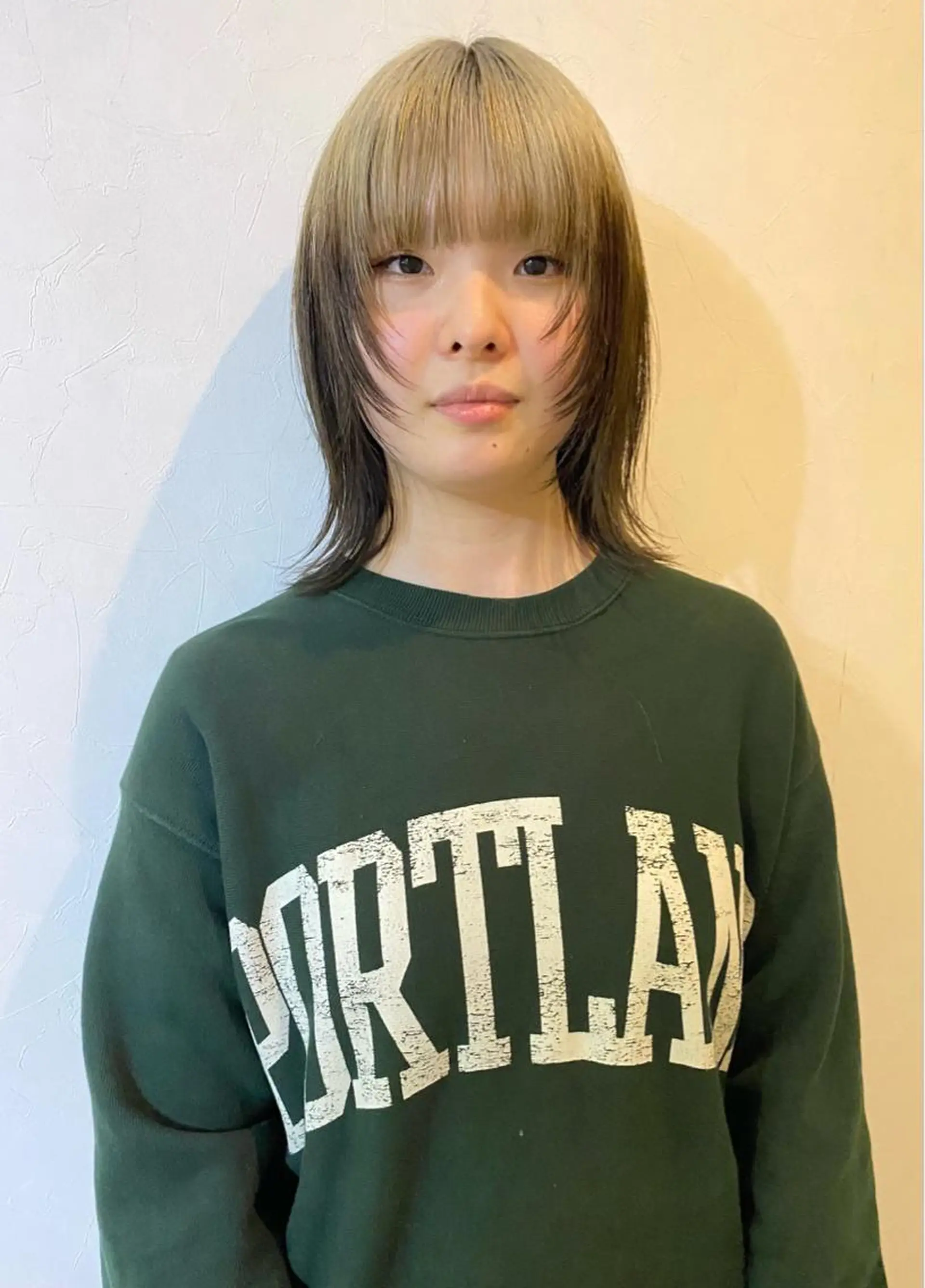 ミディアム カラー 顔まわりレイヤー レイヤーカット ウルフカット カット ヘアカラー トリートメント 森貴裕/ベージュ/ パーマ/オリーブのヘアスタイル