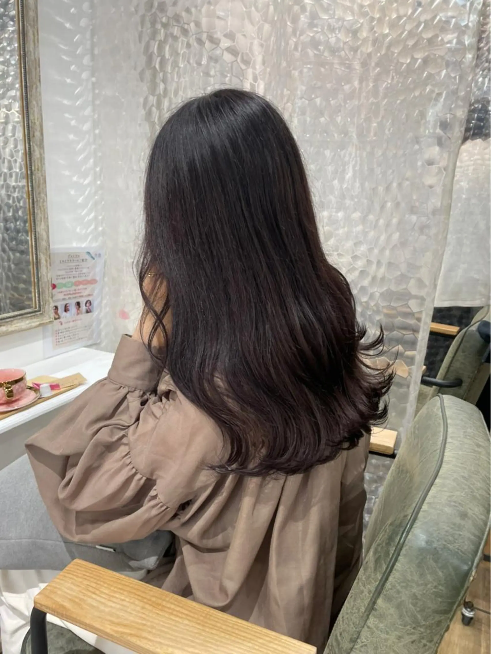 セミロング Megu/ベージュ/ 透明感カラーのヘアスタイル