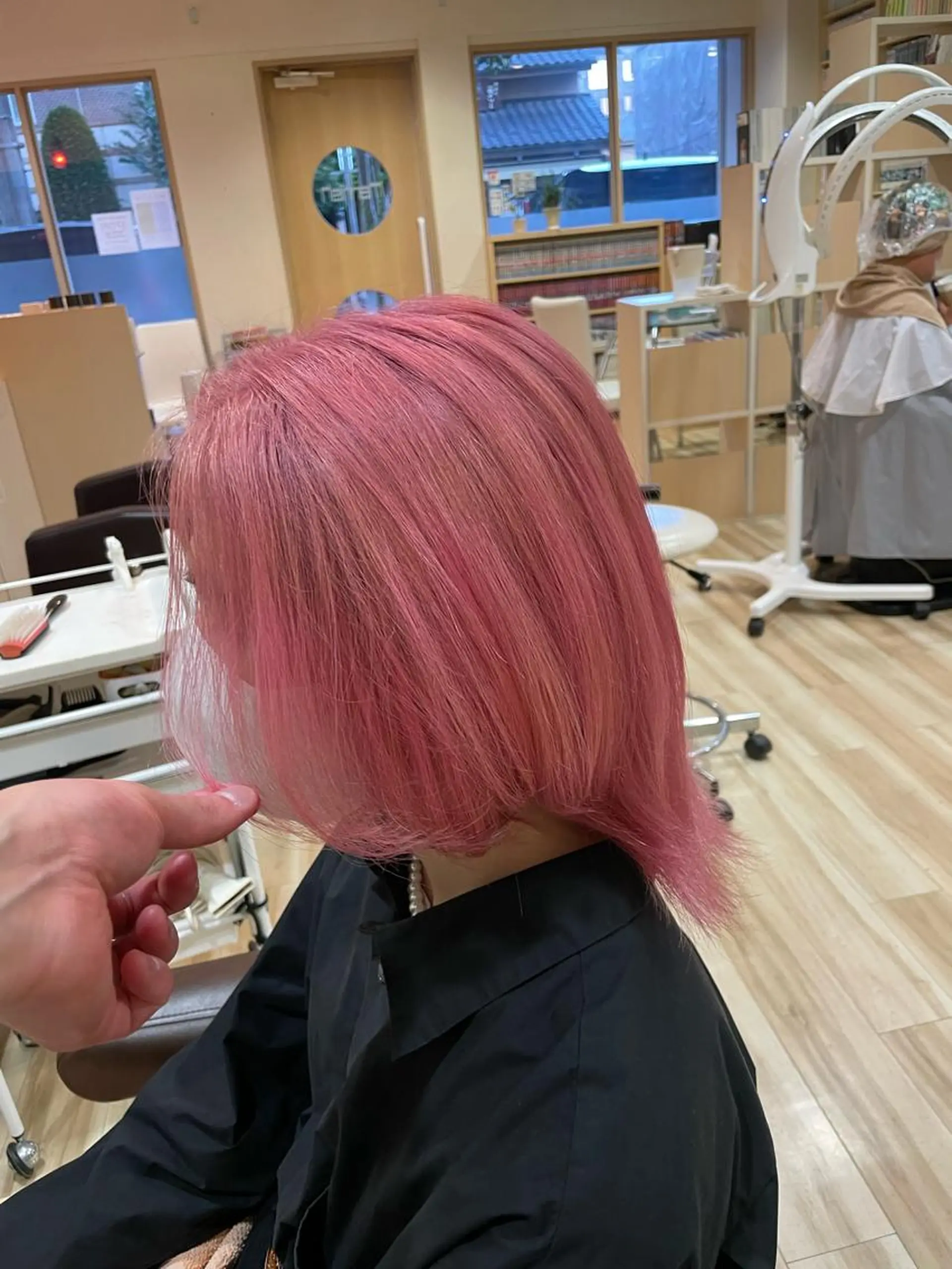 ミディアム カラー 🌈派手髪ハイトーン 🌈鈴木亮太🌈のヘアスタイル