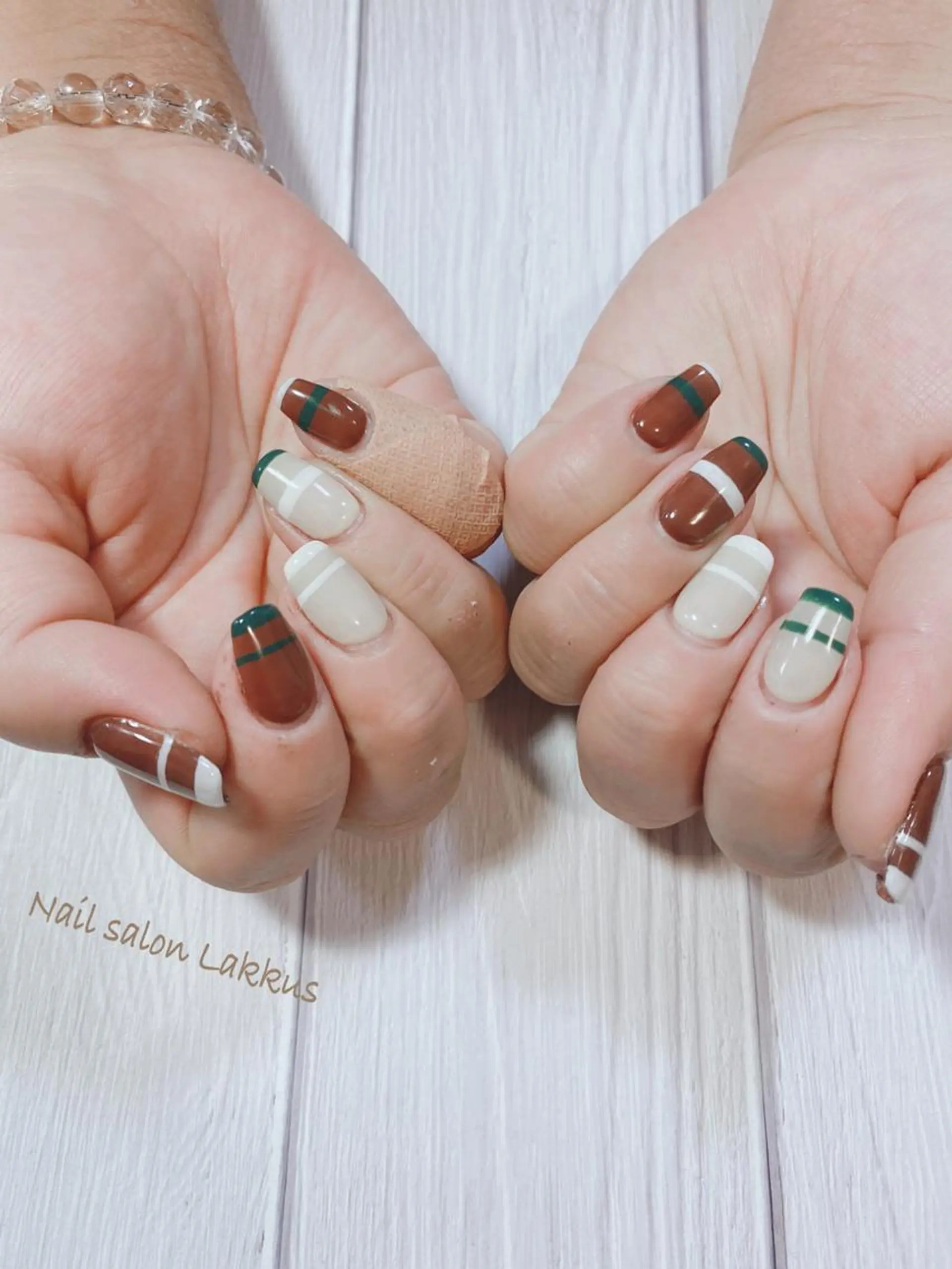 ネイル Lakkus T－CHIのネイルデザイン