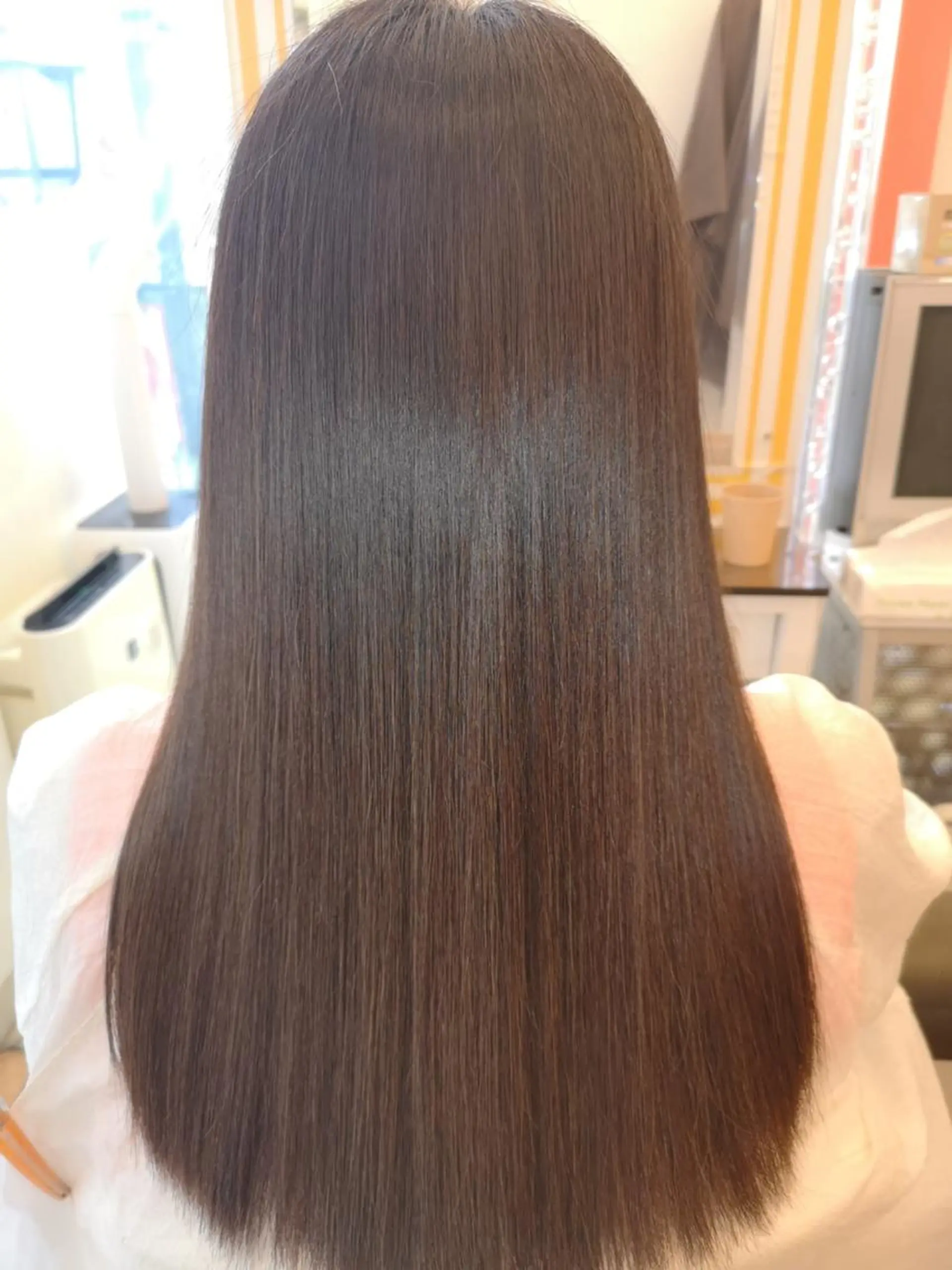 セミロング 髪質改善 カット 縮毛矯正 トリートメント イプス ビューティーのヘアスタイル