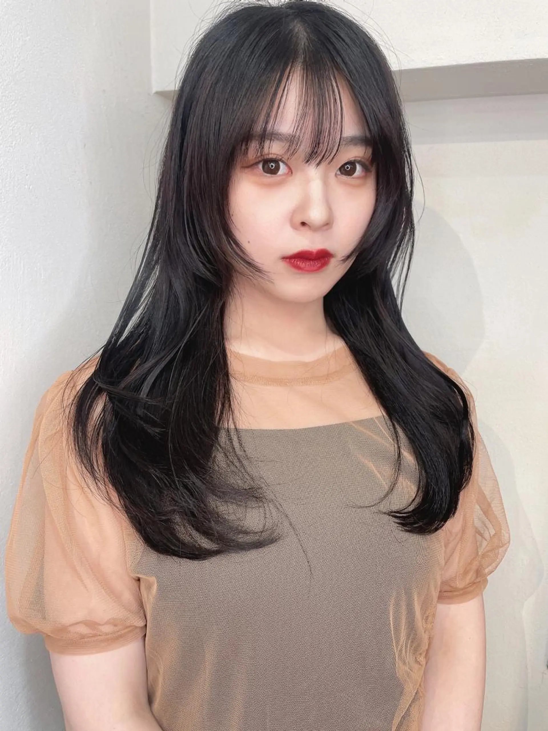 ミディアム カット ヘアカラー トリートメント レイヤーカット、 大人可愛い 中村美羅のヘアスタイル