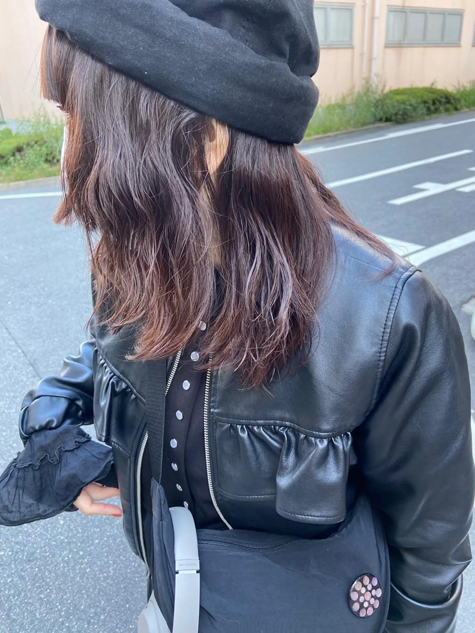 ミディアム カラー ブリーチ ブリーチなしカラー バイオレットカラー 西田 莉緒のヘアスタイル