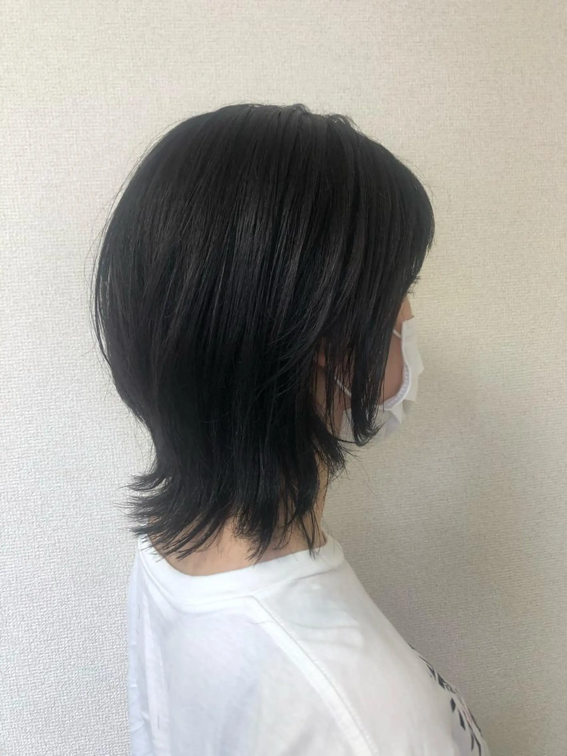 ミディアム アッシュ パープルカラー レイヤーカット ウルフカット 大久保 真希のヘアスタイル