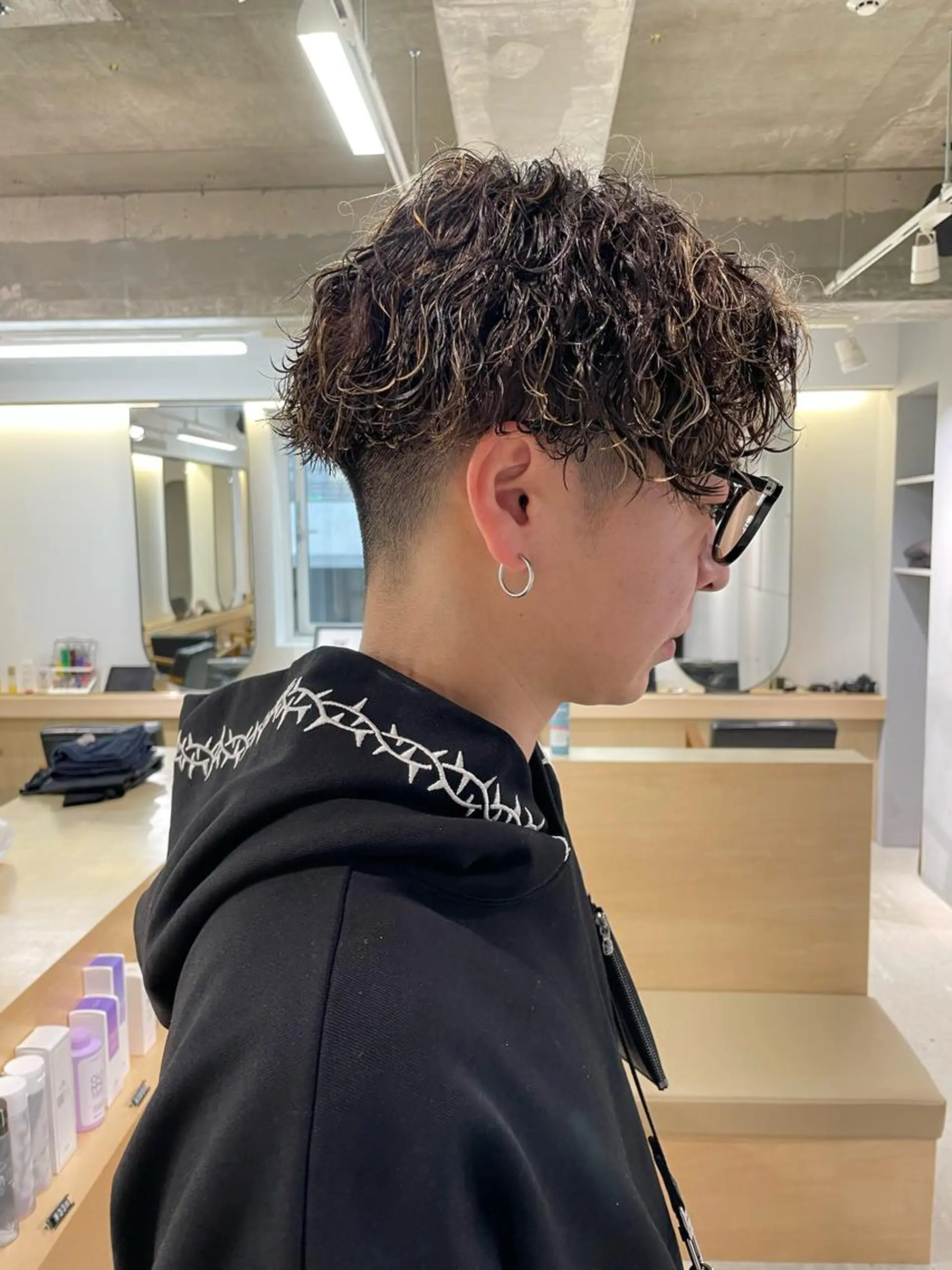 ショート カット パーマ マエダ リョウのヘアスタイル