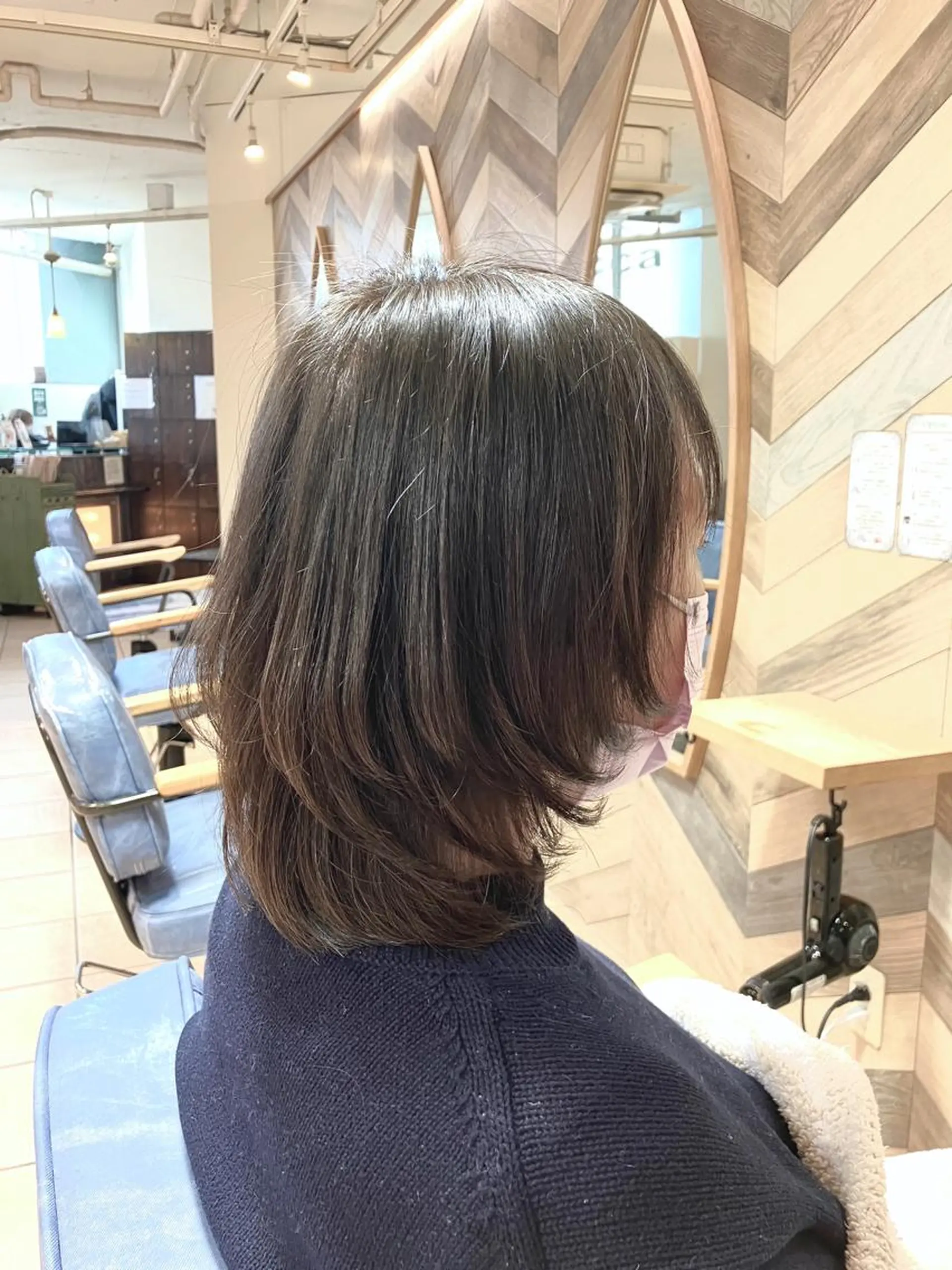 ミディアム カラー 顔周りカット レイヤーカット カット トリートメント 奥谷 美代子のヘアスタイル