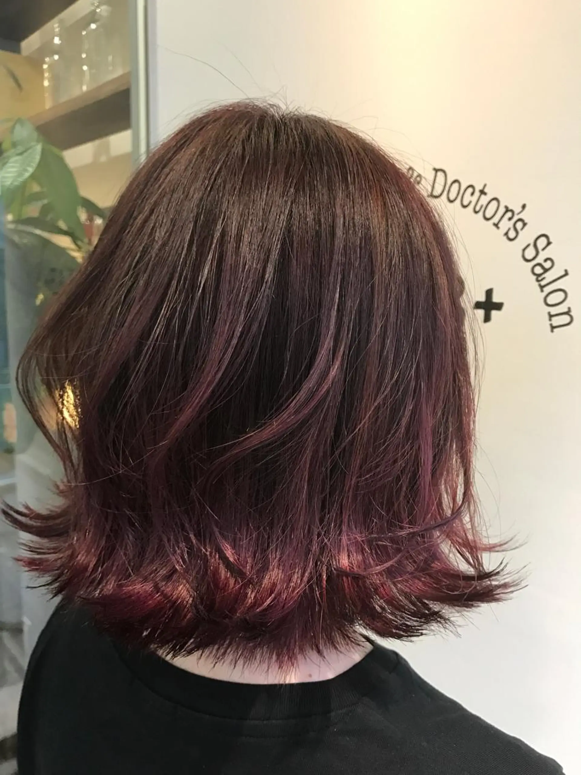 ショート カラー ひろせ かなのヘアスタイル