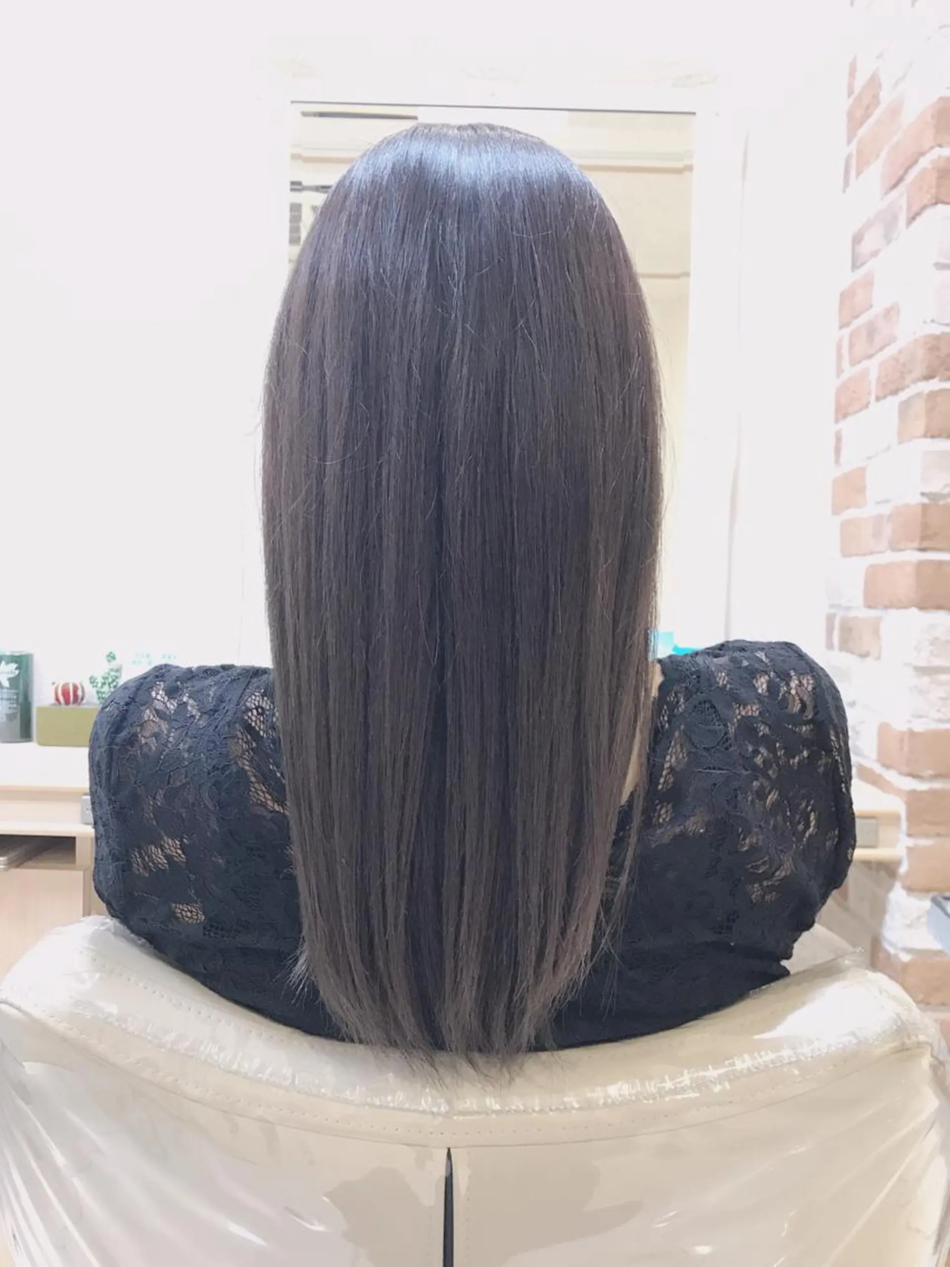 セミロング ヘアカラー トリートメント 店長ハイトーンカラー 柞山史奈のヘアスタイル