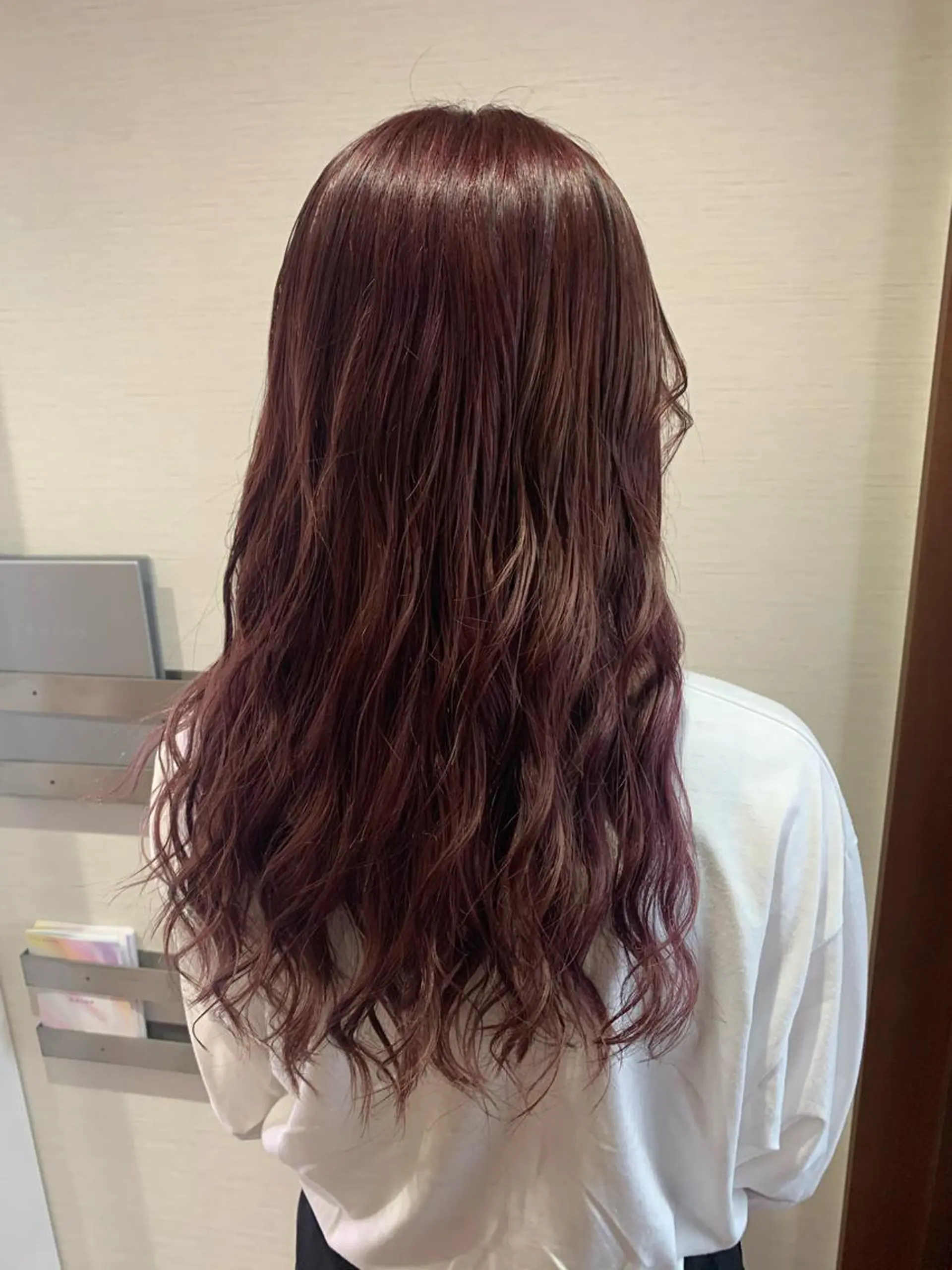 セミロング カラー 蓮見  友里のヘアスタイル