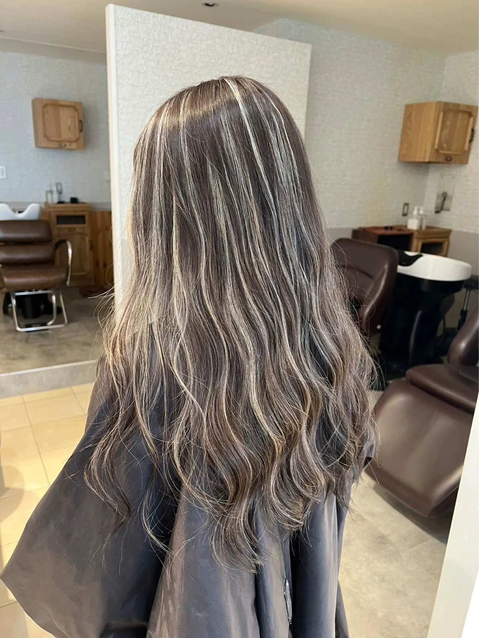 ロング カラー グレージュ ハイライトカラー ハイライト ヘアカラー トリートメント ROBIN所属・指名数No.1 /NAOYAのヘアスタイル