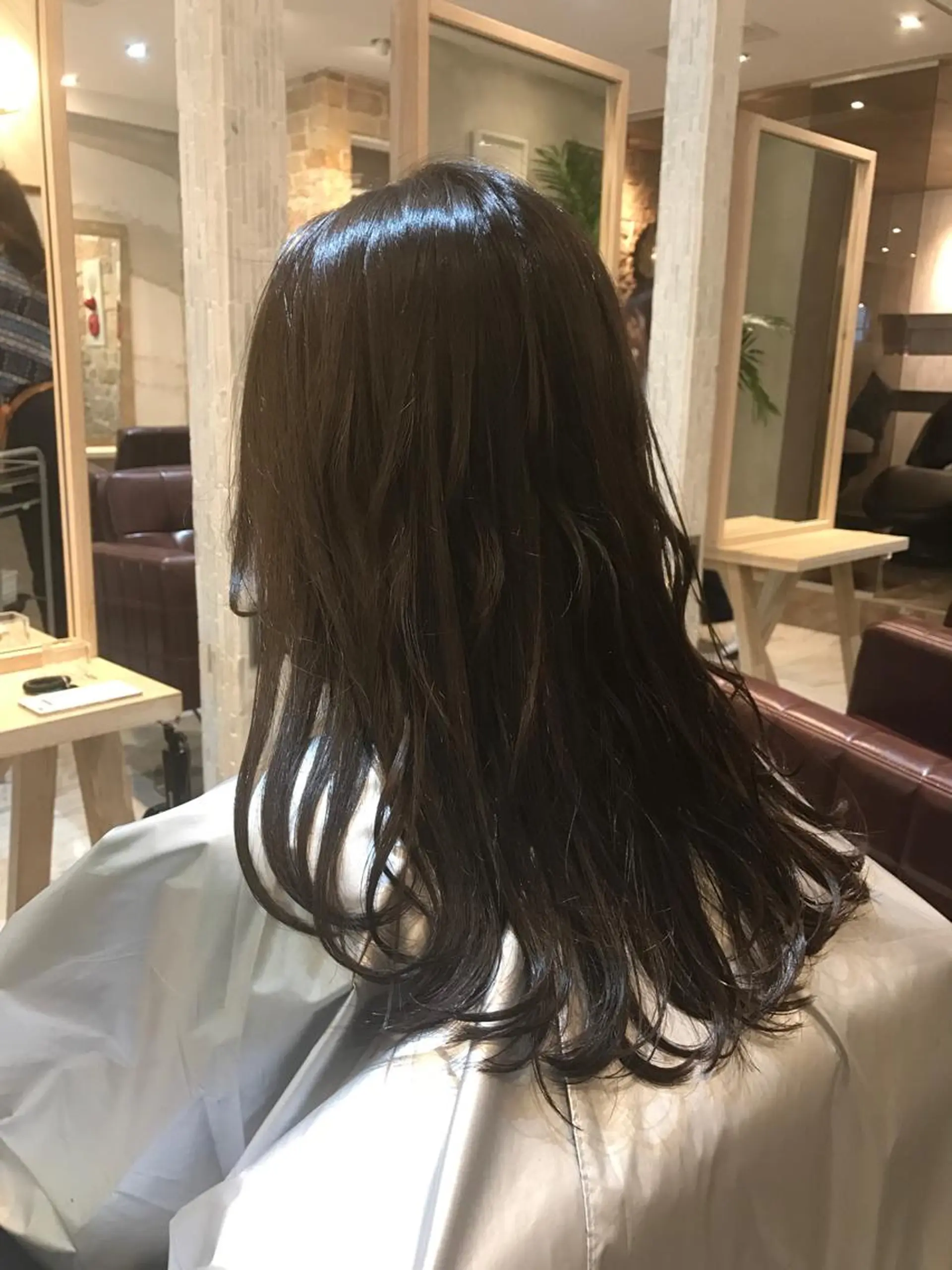 セミロング カラー 髪質改善・艶髪特化 木村侑平のヘアスタイル