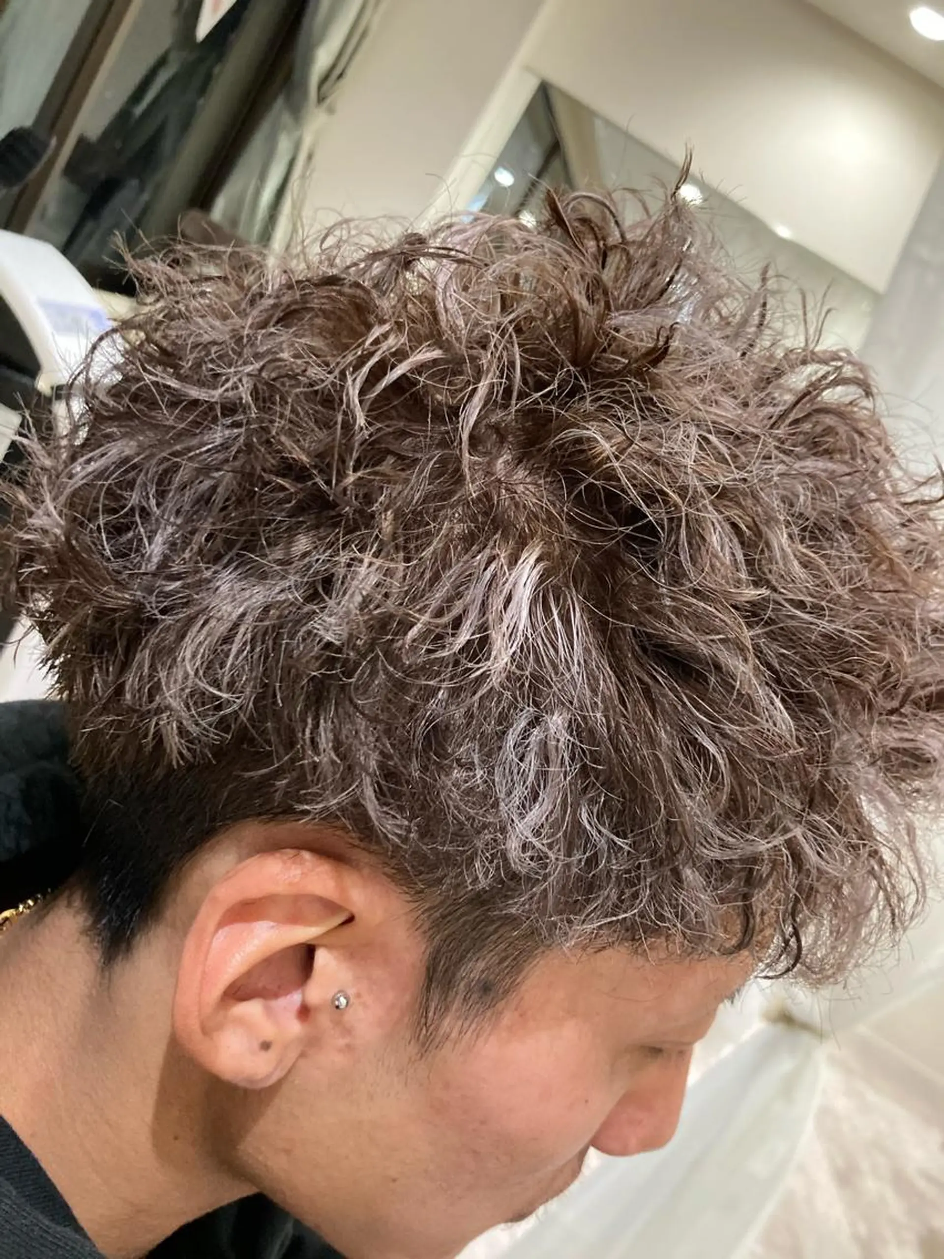 ショート パーマ メンズ メンズパーマ メンズツイストパーマ ツイストパーマ エクステブリーチ矯正 griFFicaのヘアスタイル