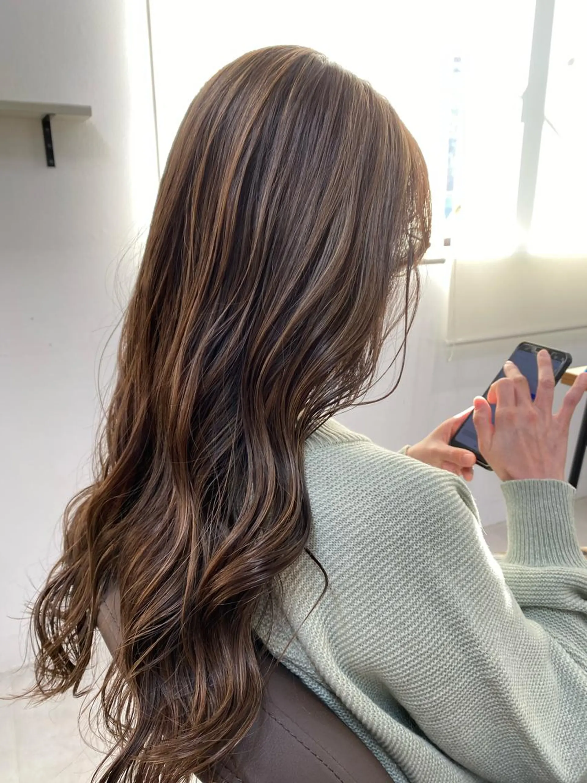 ロング ハイライト カット ヘアカラー トリートメント a-o岡野　こやま しんぺいのヘアスタイル