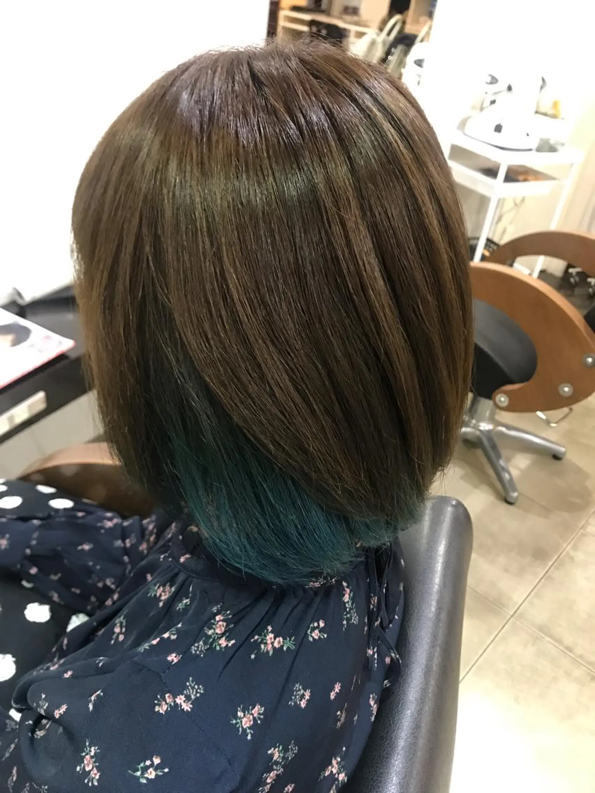ミディアム カラー ヘアアレンジ インナーカラー 烏山 達也のヘアスタイル