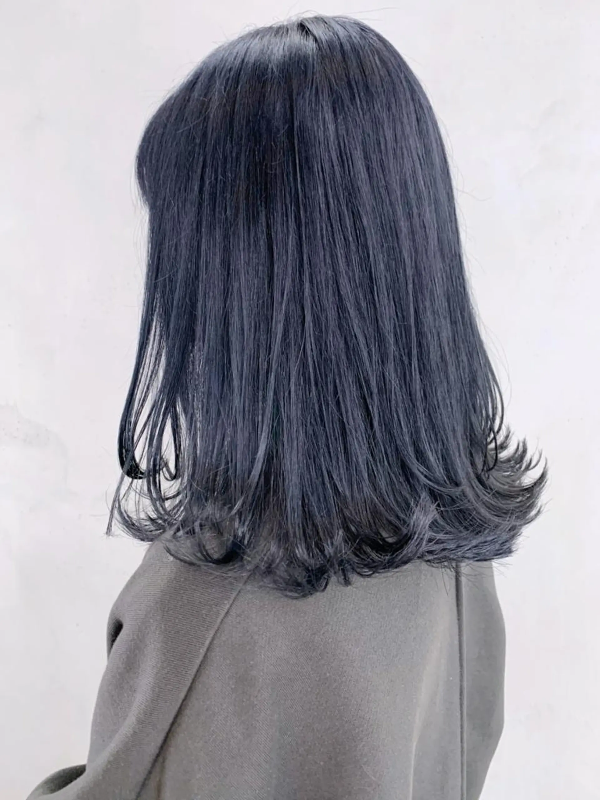 ミディアム カラー パーマ ヘアアレンジ ブルーカラー ブルージュ ITbyALBUM 中野店のヘアスタイル