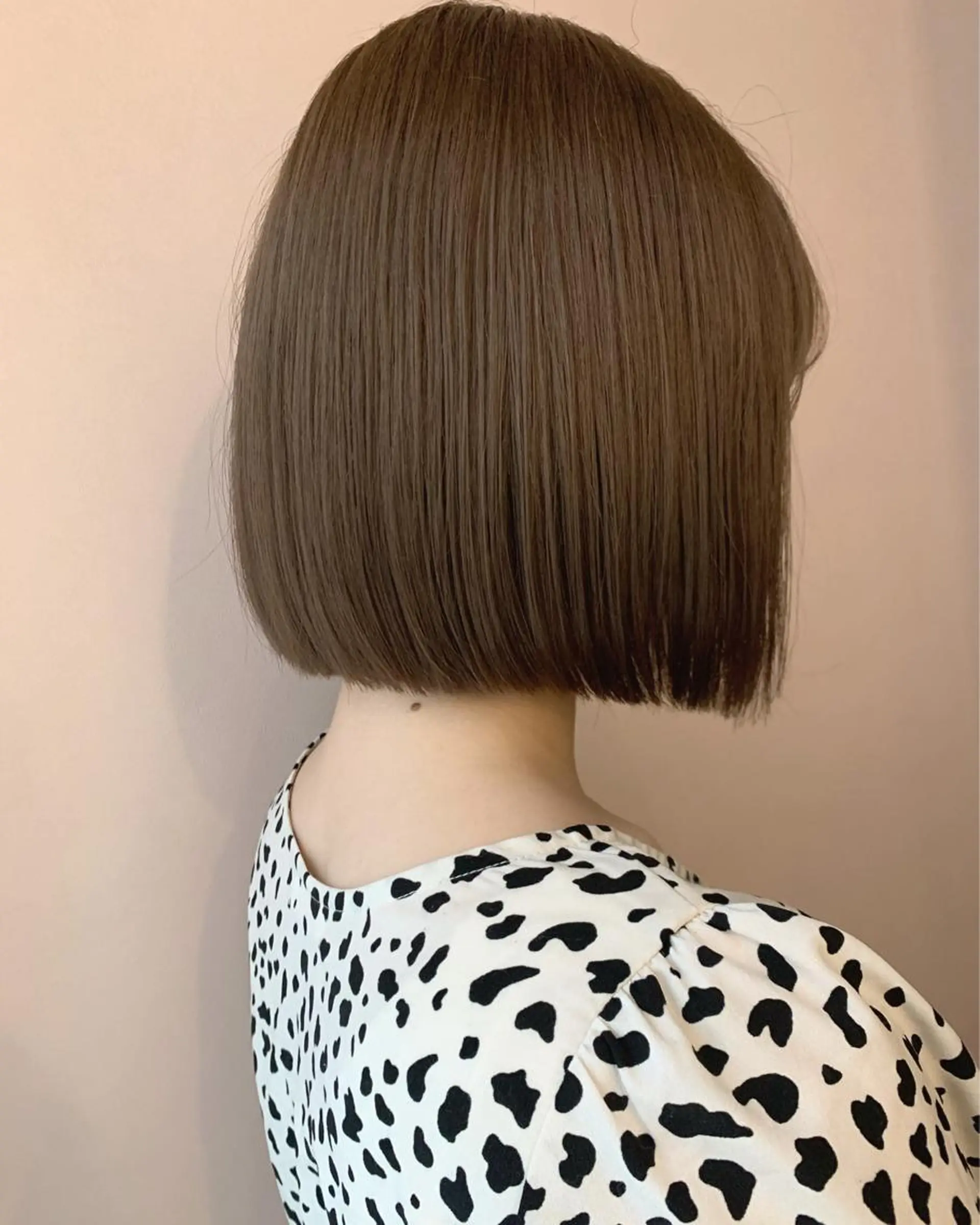 ショート カラー ベージュカラー ショコラベージュ hub hair レイヤー/透明感のヘアスタイル