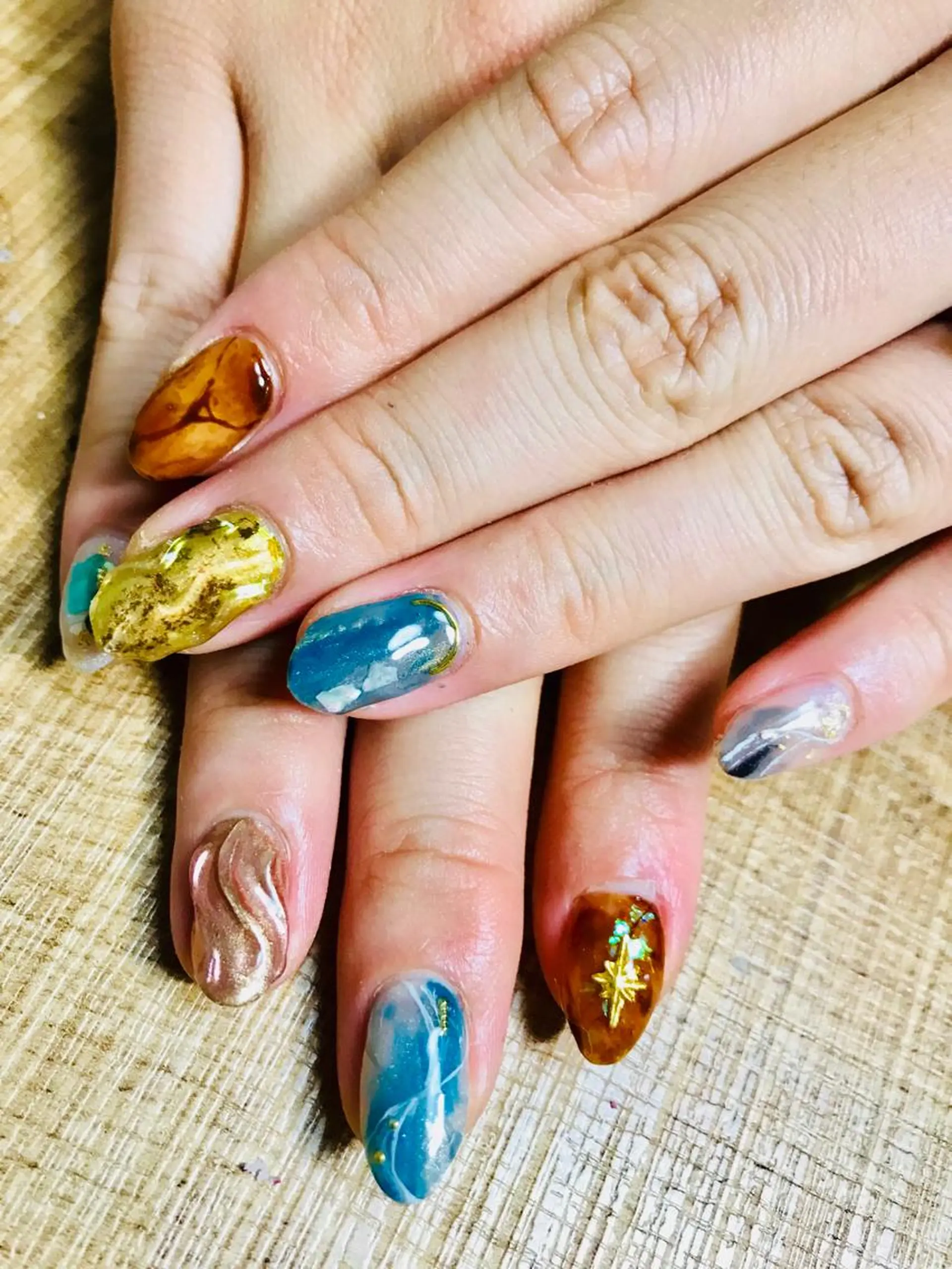 ネイル ニュアンスネイル 安藤 Charlotteのネイルデザイン