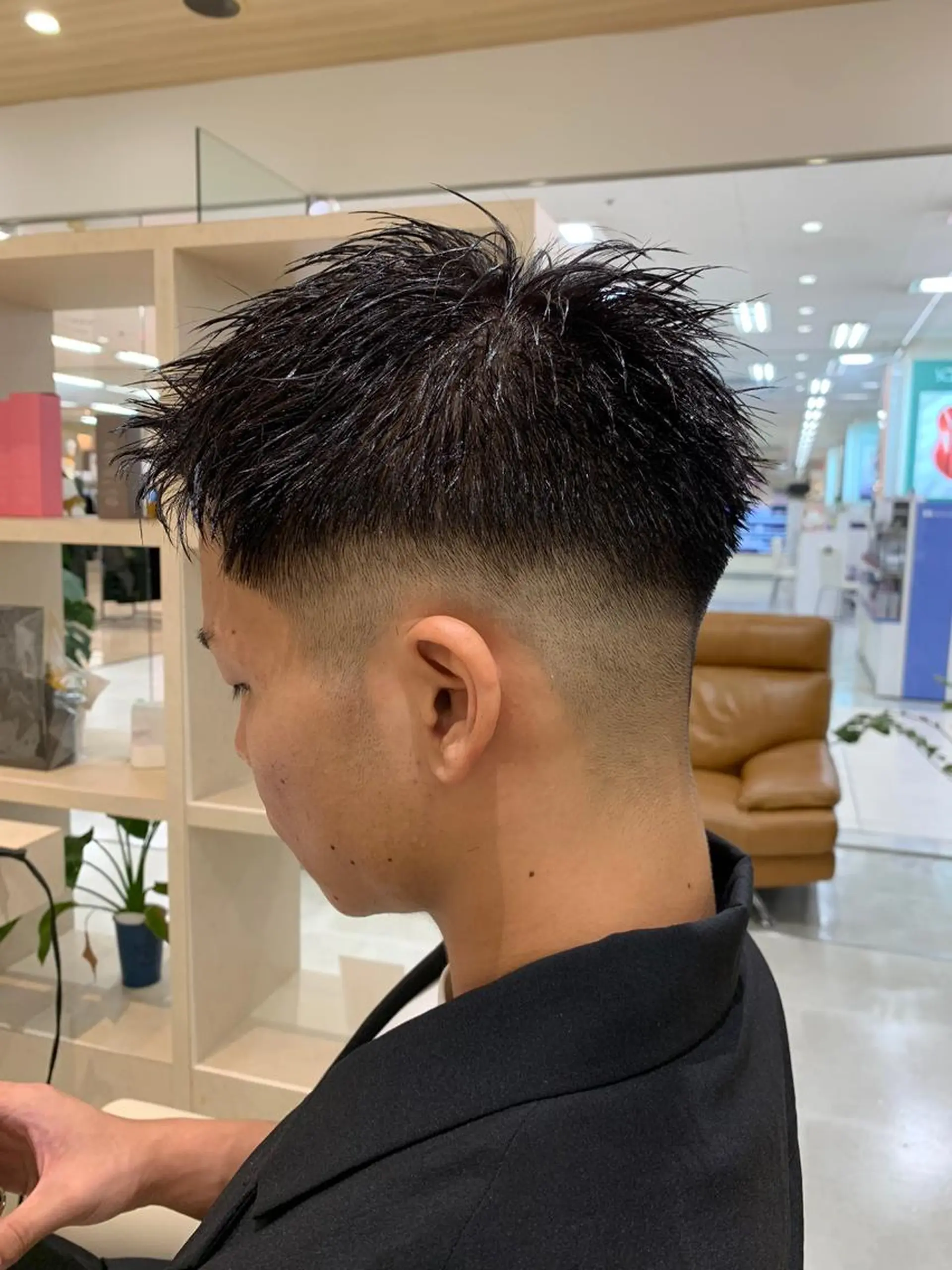 メンズ フェードカット IRO所属・神田 桃菜のヘアスタイル