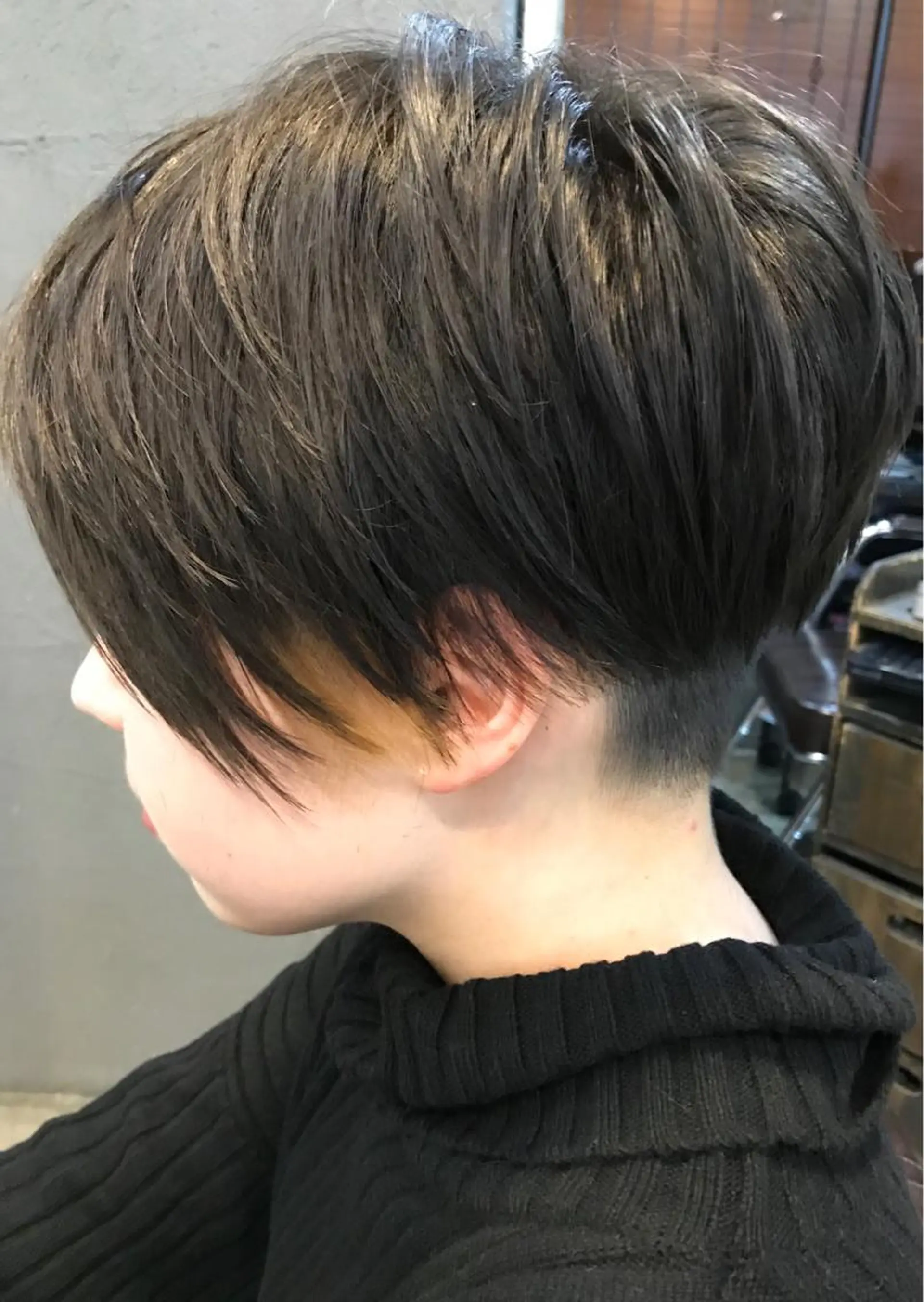 ショート カラー 小林 拓也のヘアスタイル