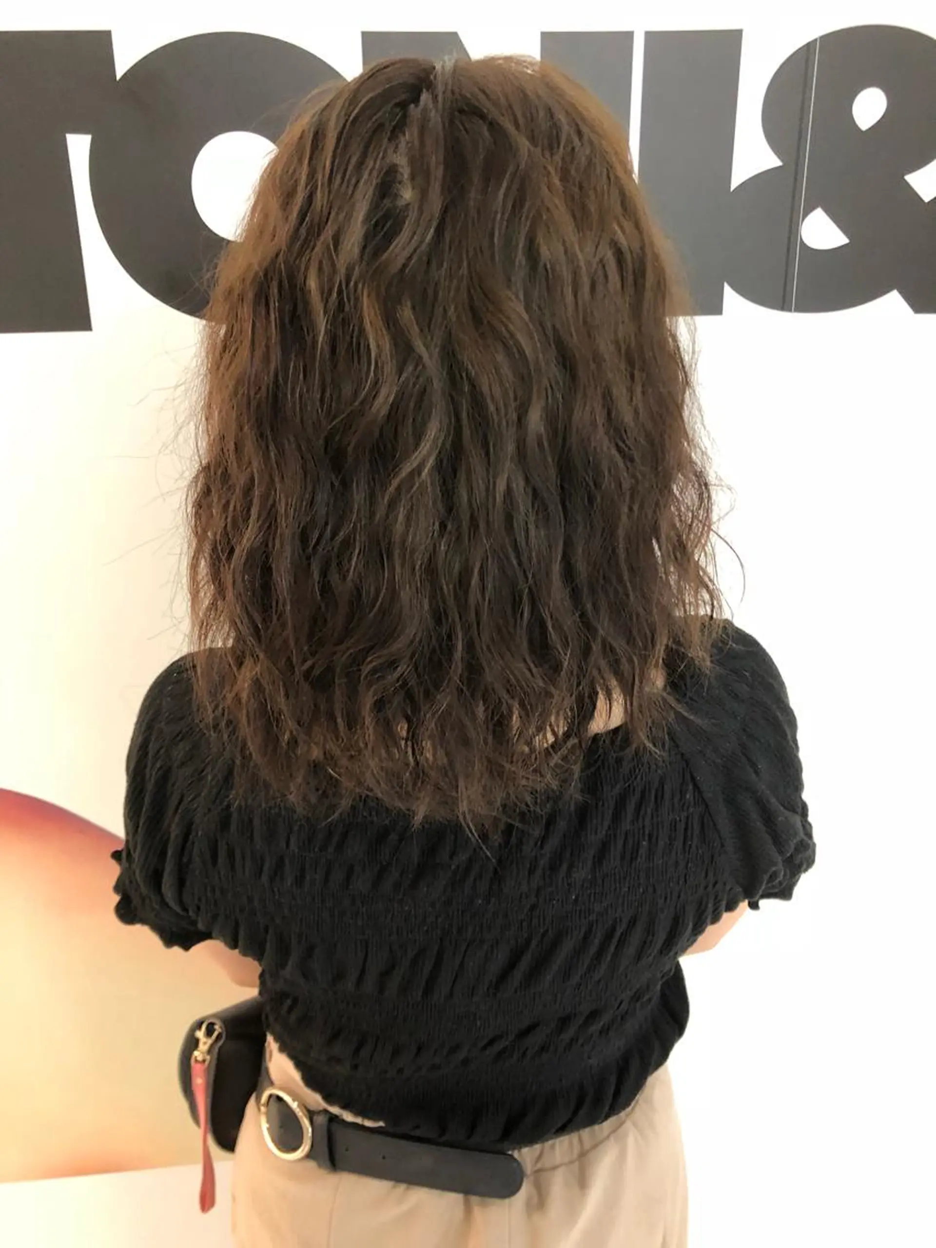 セミロング パーマ くせ毛 小久保 なるみのヘアスタイル