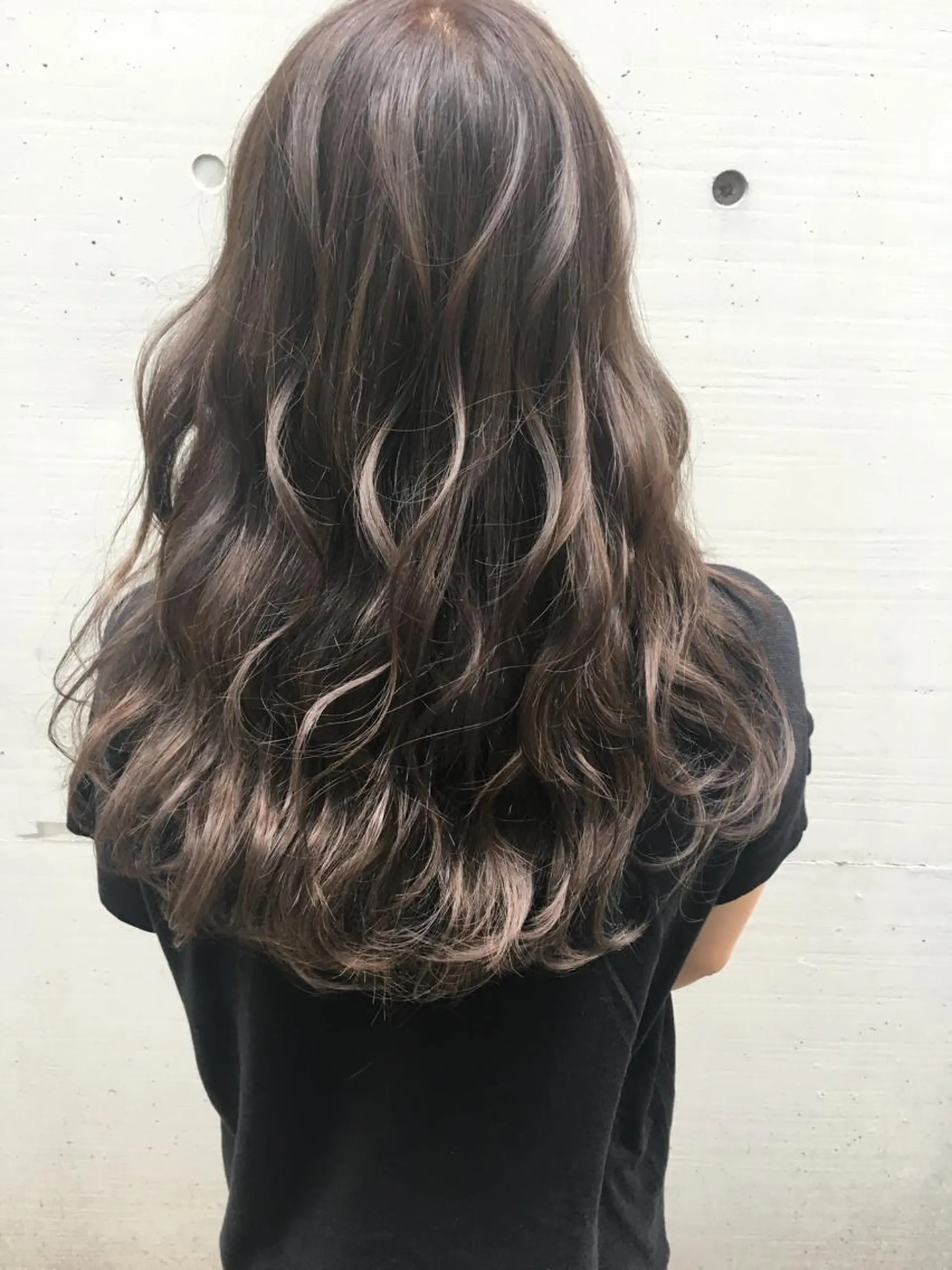 ロング カラー グレージュ トップスタイリスト 小澤純一のヘアスタイル