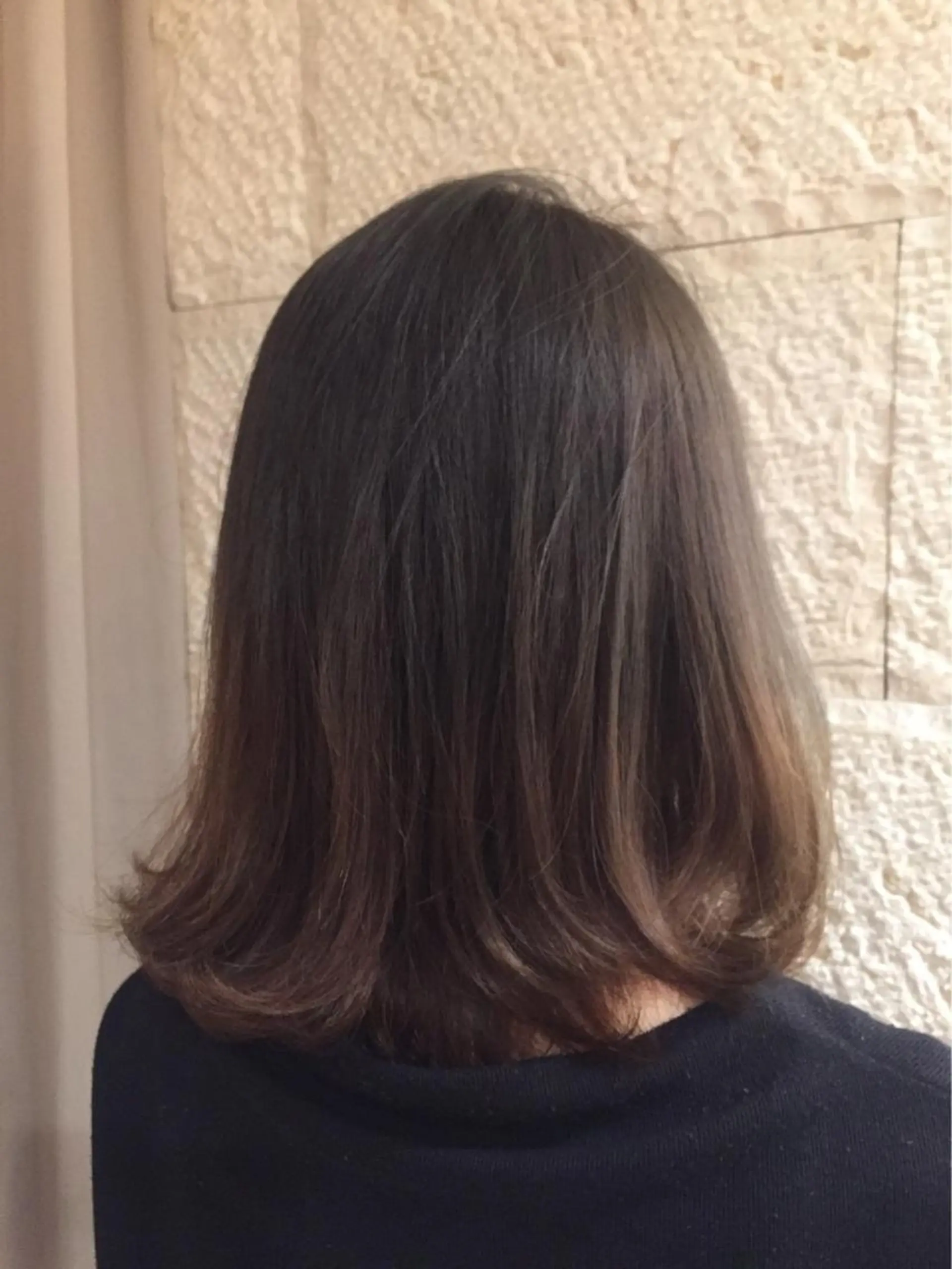 ミディアム カラー 峯村 亜希のヘアスタイル