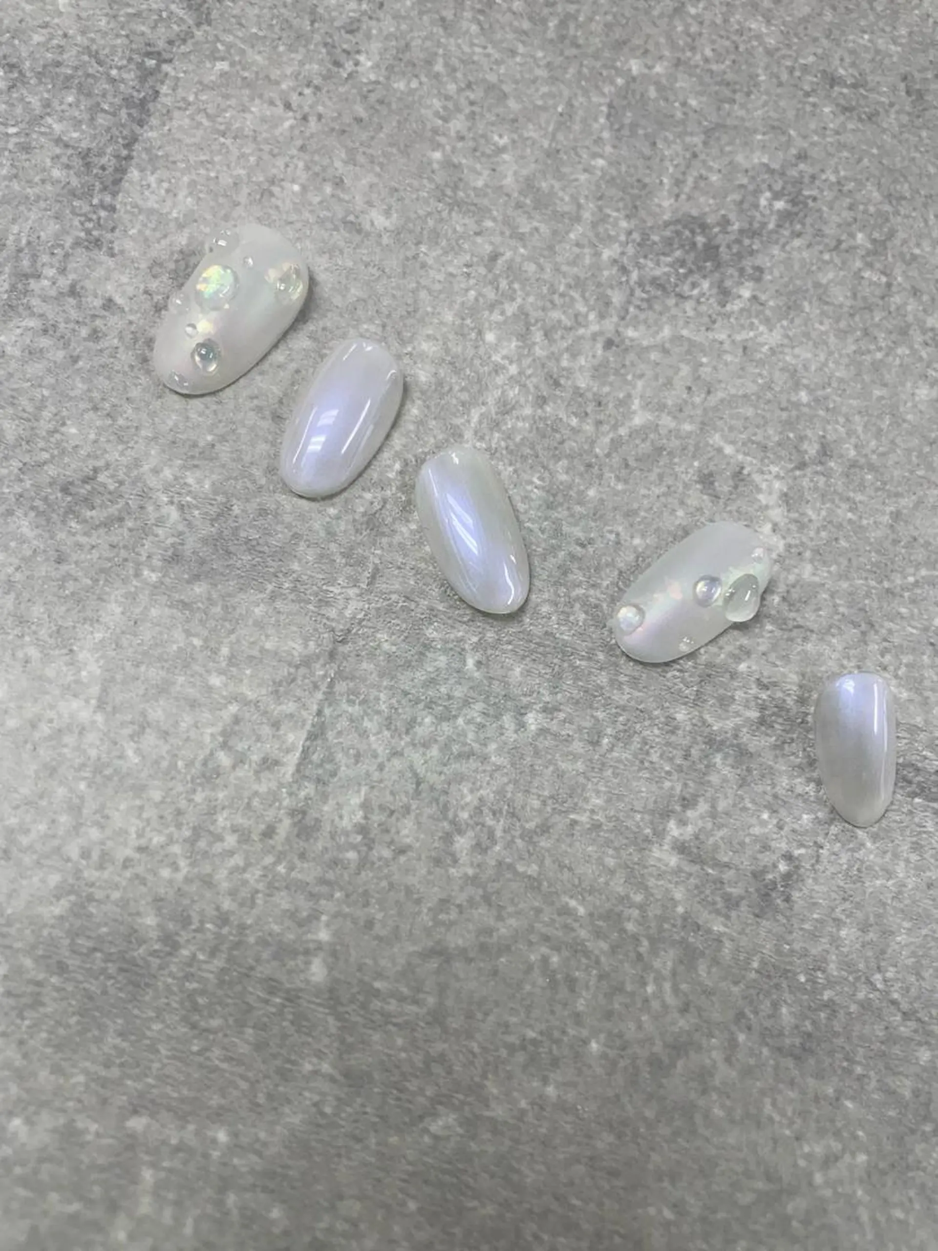 ネイル オーロラネイル イースター フットネイル フレンチネイル ジェルネイル ハンドネイル ハンドケア .N YUKIのネイルデザイン