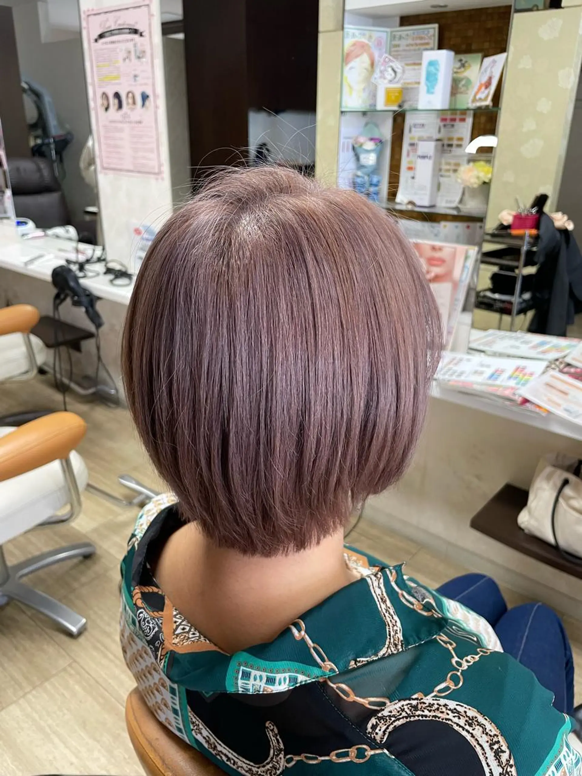 ショート カラー ヘアカラー 徳留 もも花のヘアスタイル