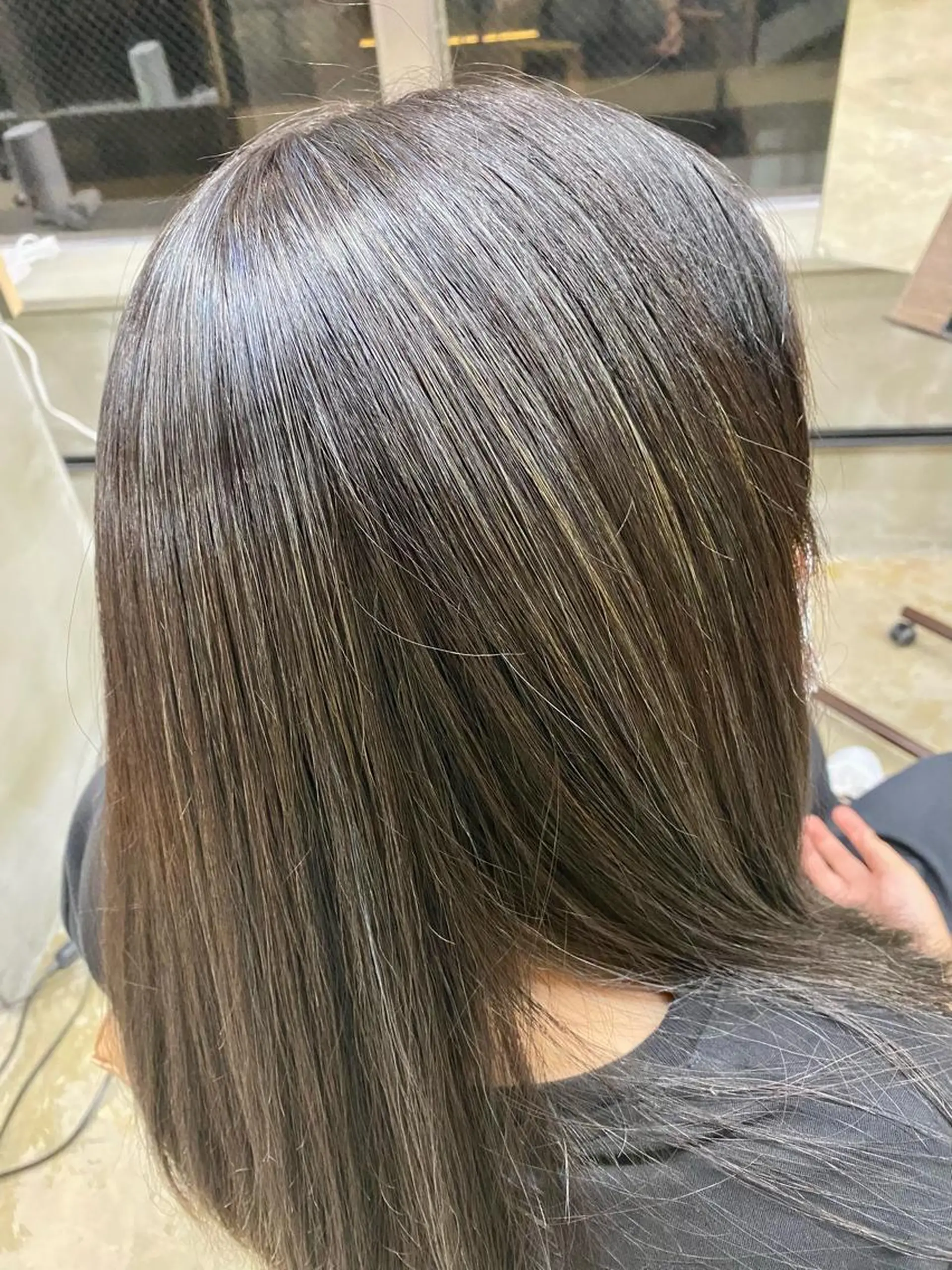 ロング カラー ハイライトカラー ハイライト 茜璃/ブリーチカラー /レイヤーカットのヘアスタイル