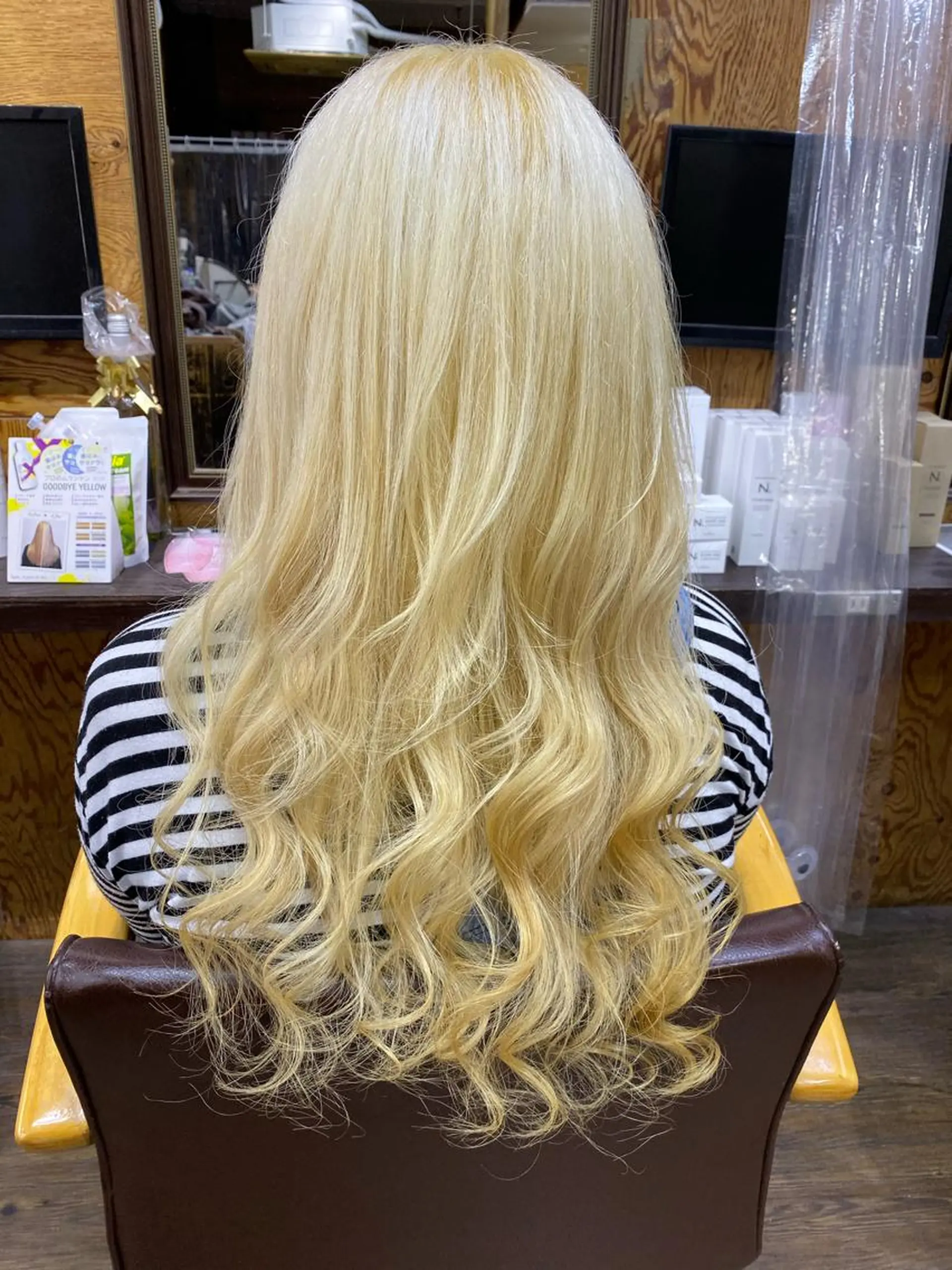 ロング カラー 抜きっぱなしブロンド ブロンド ヘアカラー IwAsh大和駅前店 河野亜里香のヘアスタイル