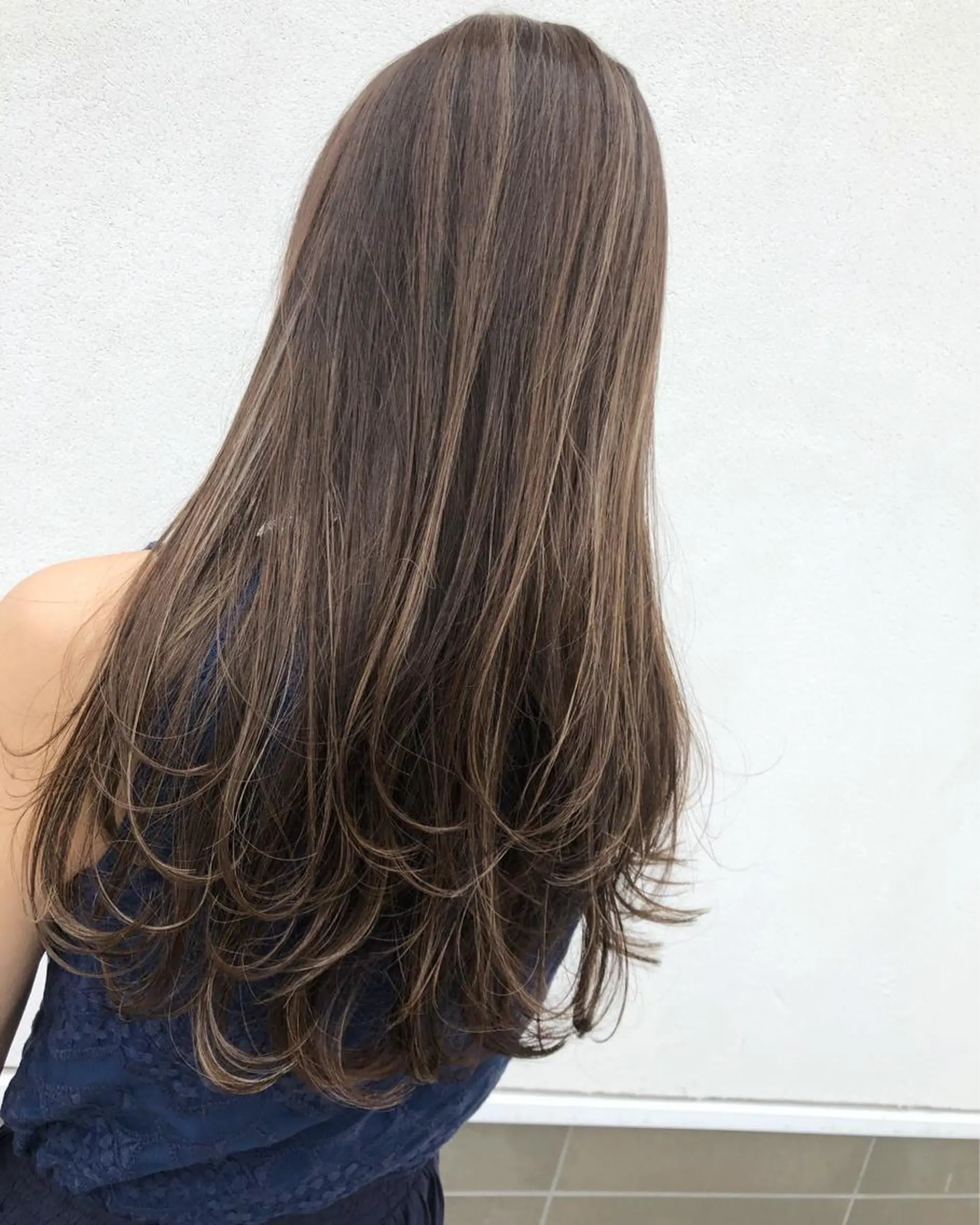 ロング ハイライト レイヤーカット カット ヘアカラー トリートメント 具志 正太のヘアスタイル