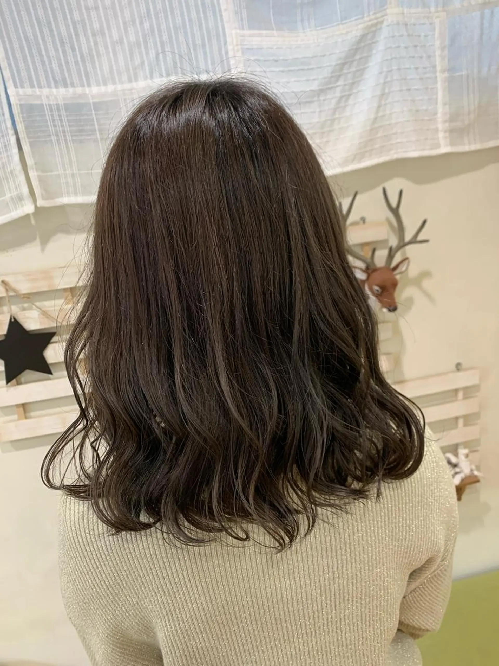ミディアム カット ヘアカラー 丸山 亜加理のヘアスタイル