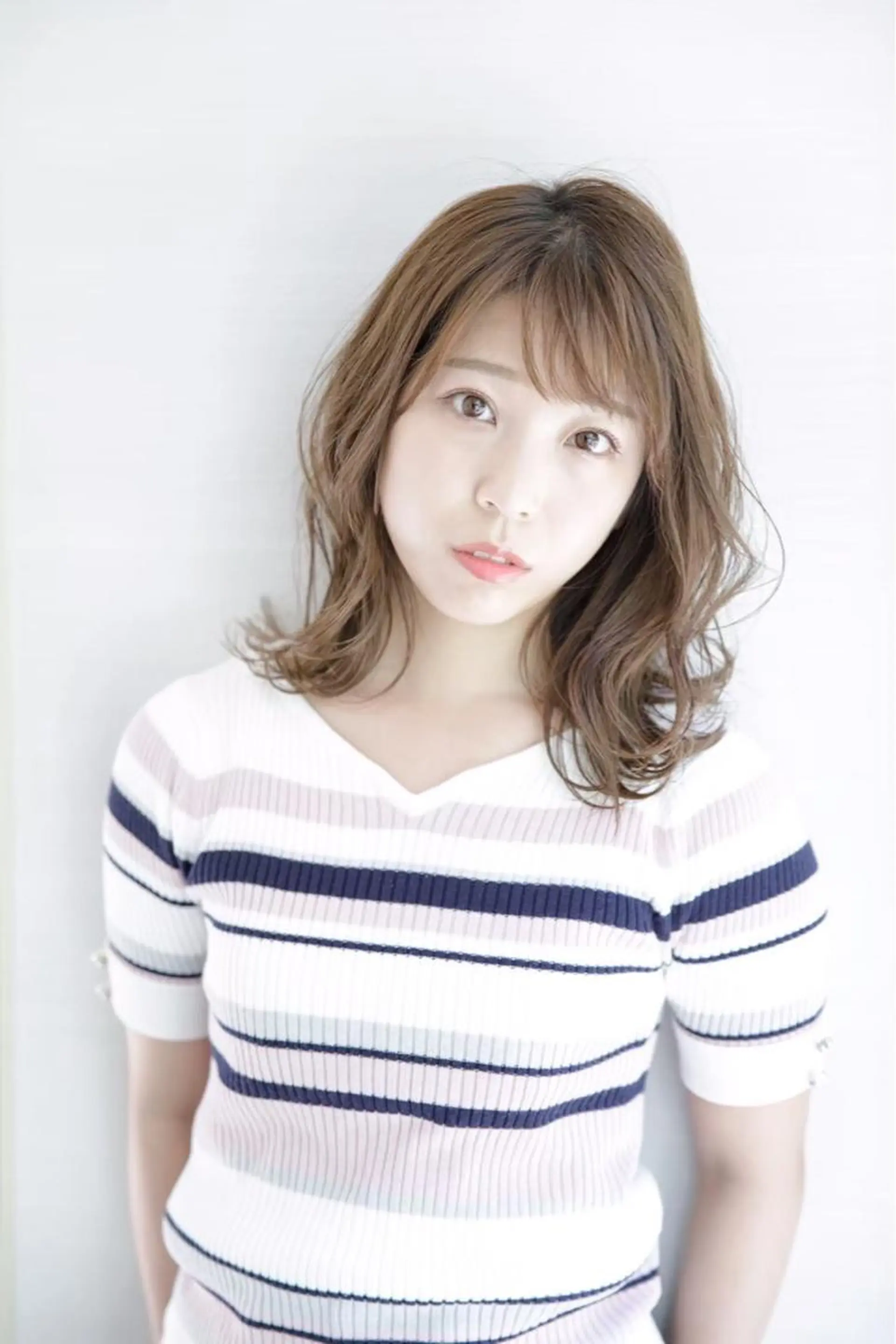 セミロング 横手 愛美のヘアスタイル