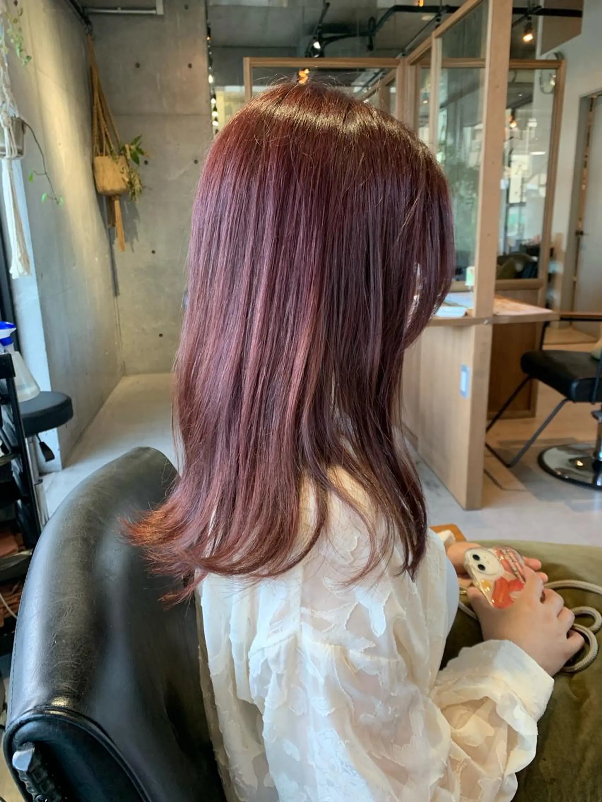 ロング カット ヘアカラー FERIA 池田 比嘉あゆ美のヘアスタイル