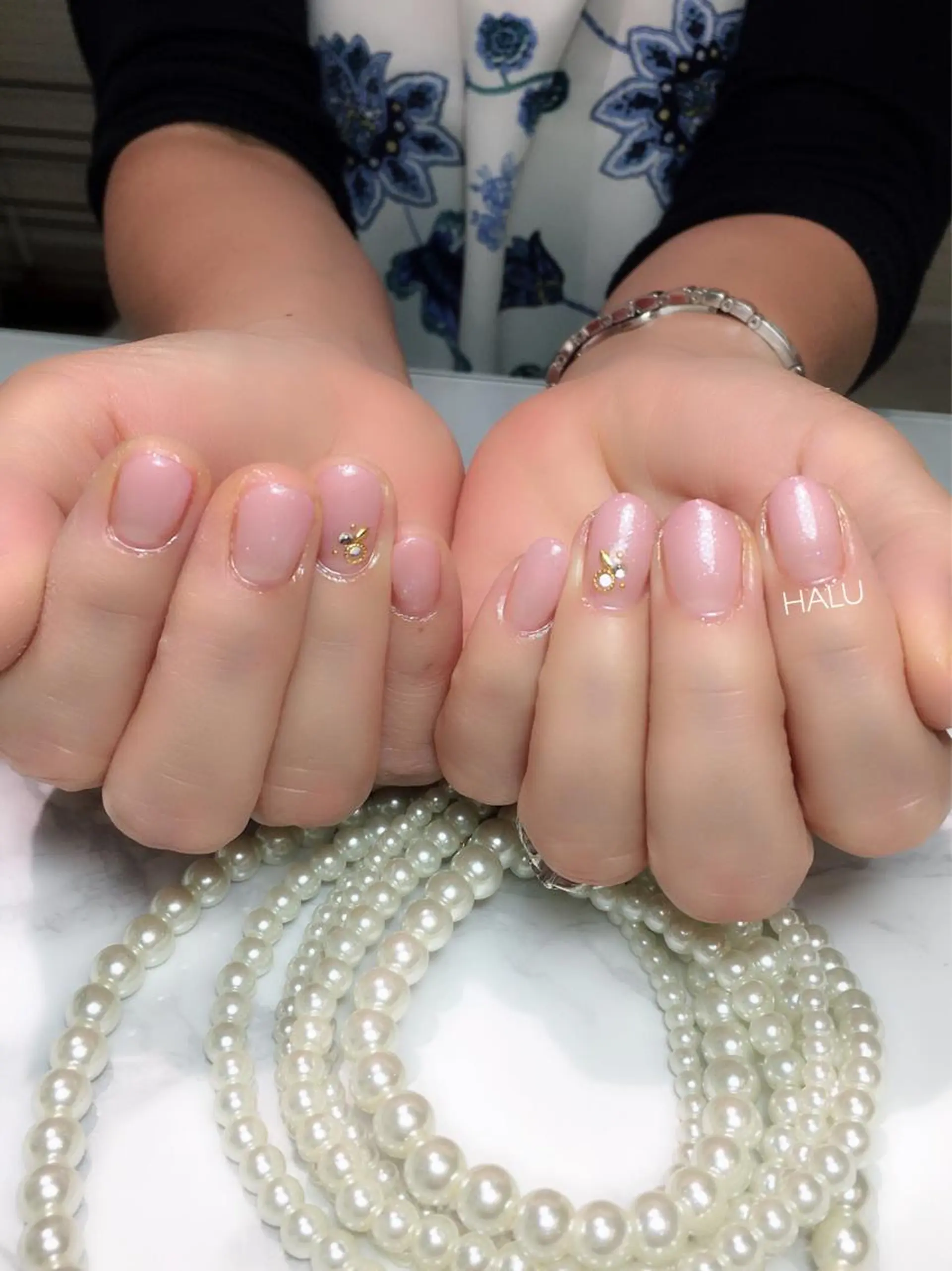 ネイル ラメ(グリッター) オフィスネイル ピンク シンプルネイル HALU ハルのネイルデザイン