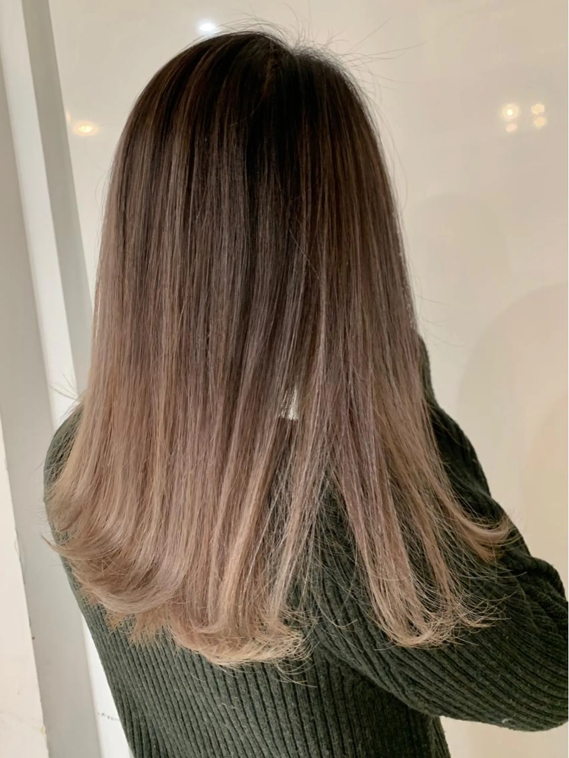 セミロング カラー ベージュカラー ホワイトベージュ 無料カットモデル募集 スタイリスト石井大夢のヘアスタイル