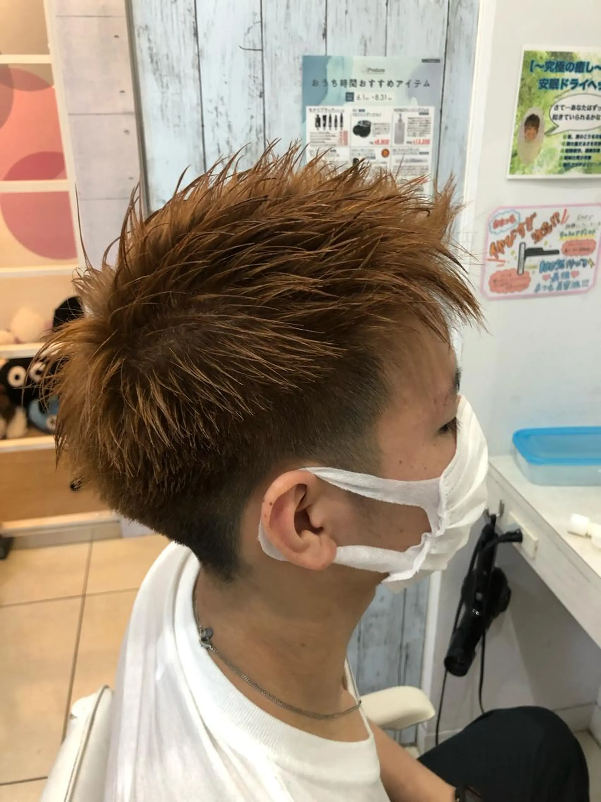 ショート カラー メンズ メンズブリーチ 黒髪 ブリーチ ブリーチなしカラー 髪質改善× 白髪ぼかし溝江のヘアスタイル