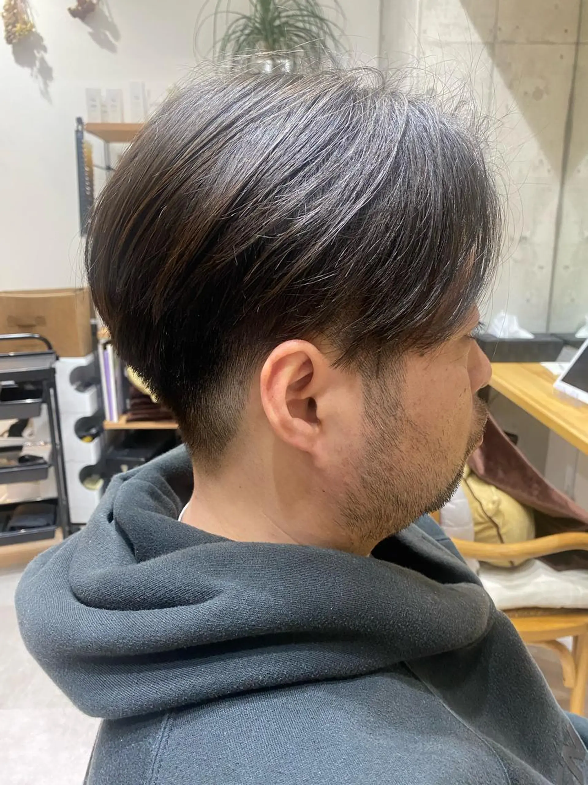 ミディアム メンズ カット 似合う髪型が 分からない方へのヘアスタイル