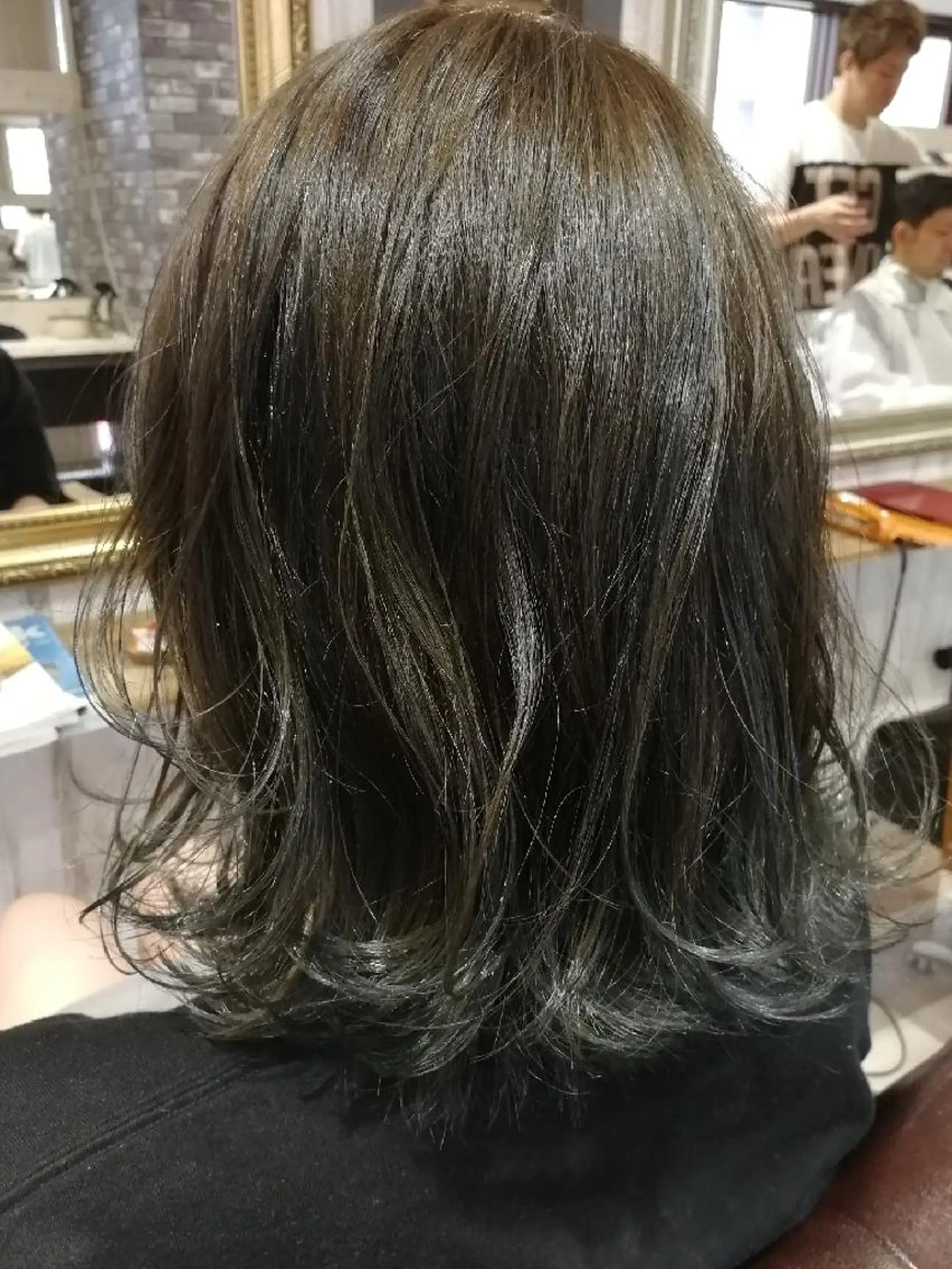 ミディアム アッシュ 山田 義人のヘアスタイル