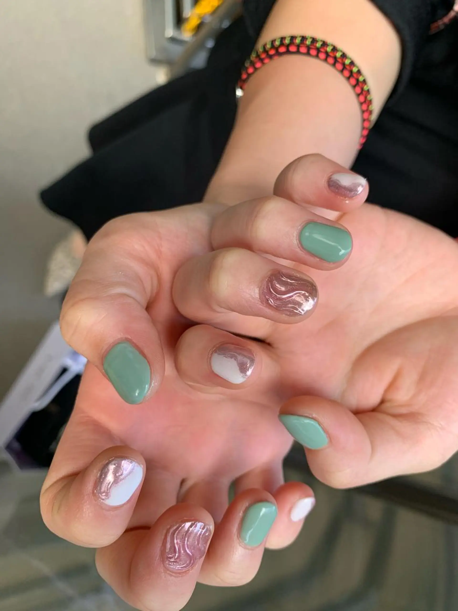 ネイル ニュアンスネイル マキノ ユイのネイルデザイン