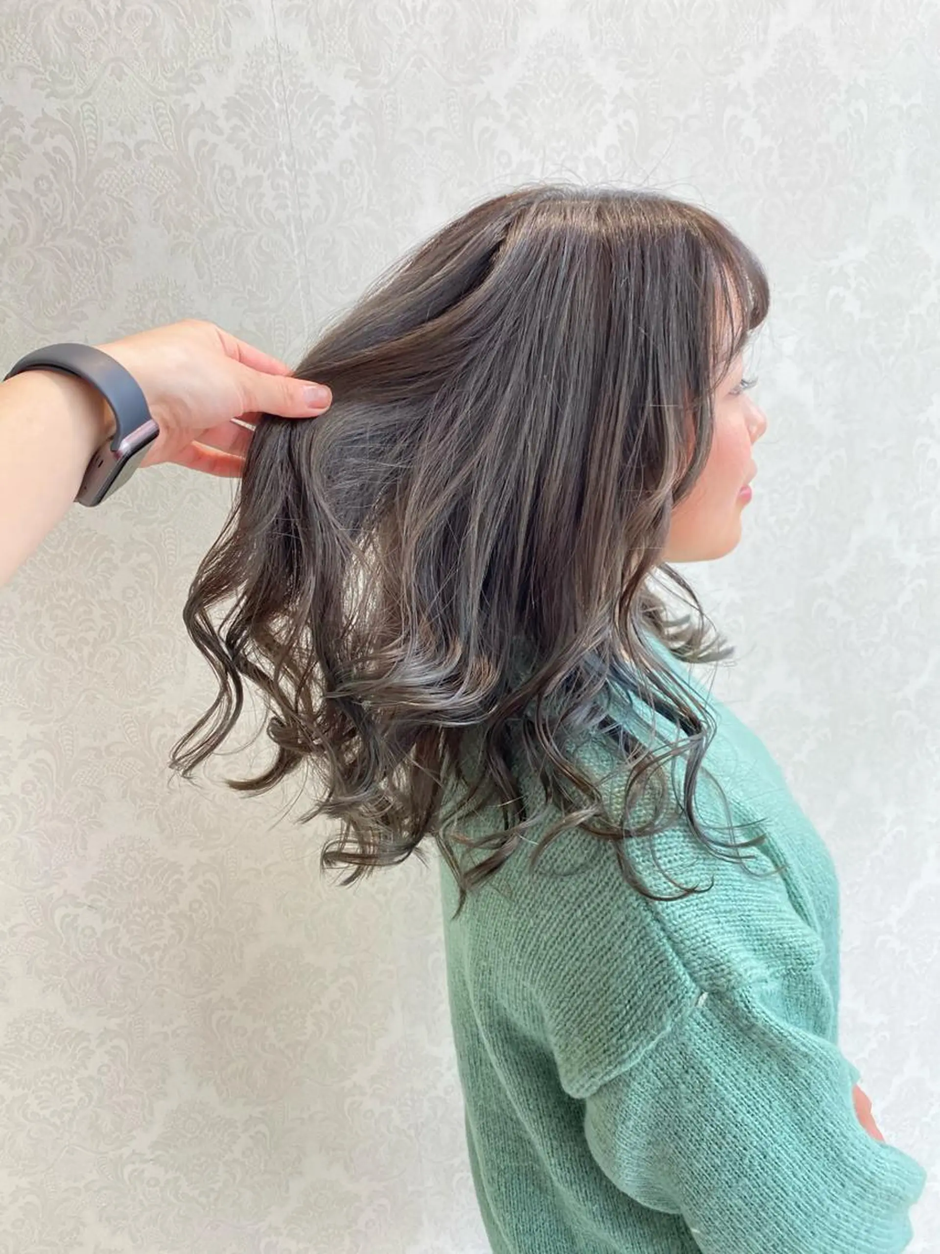 セミロング カラー グレージュ オリーブグレージュ オリーブグレー デザインカラー✨新倉 佑奈のヘアスタイル