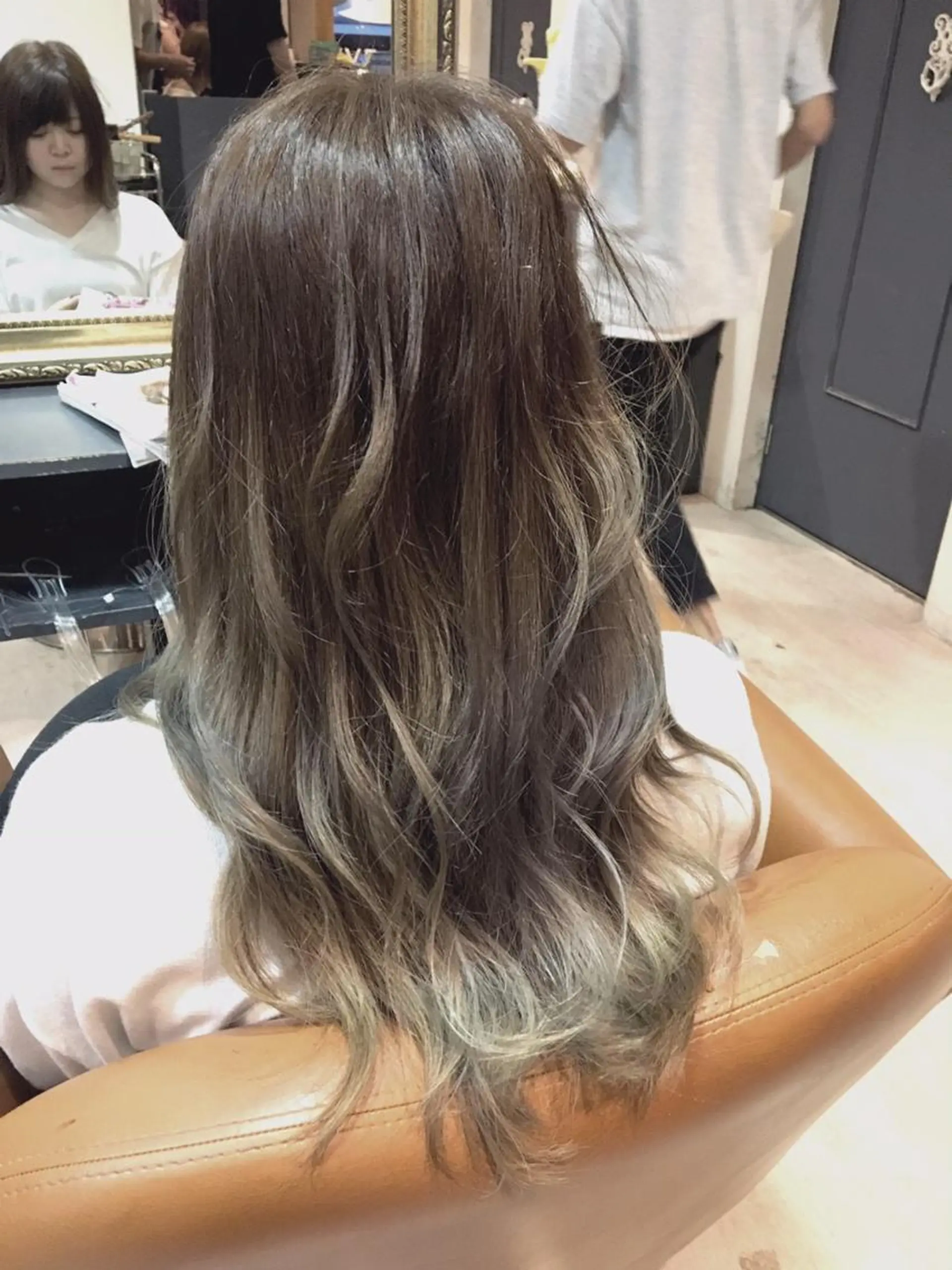 ミディアム カラー パーマ 小顔カット✨ 透明感カラー/村上のヘアスタイル