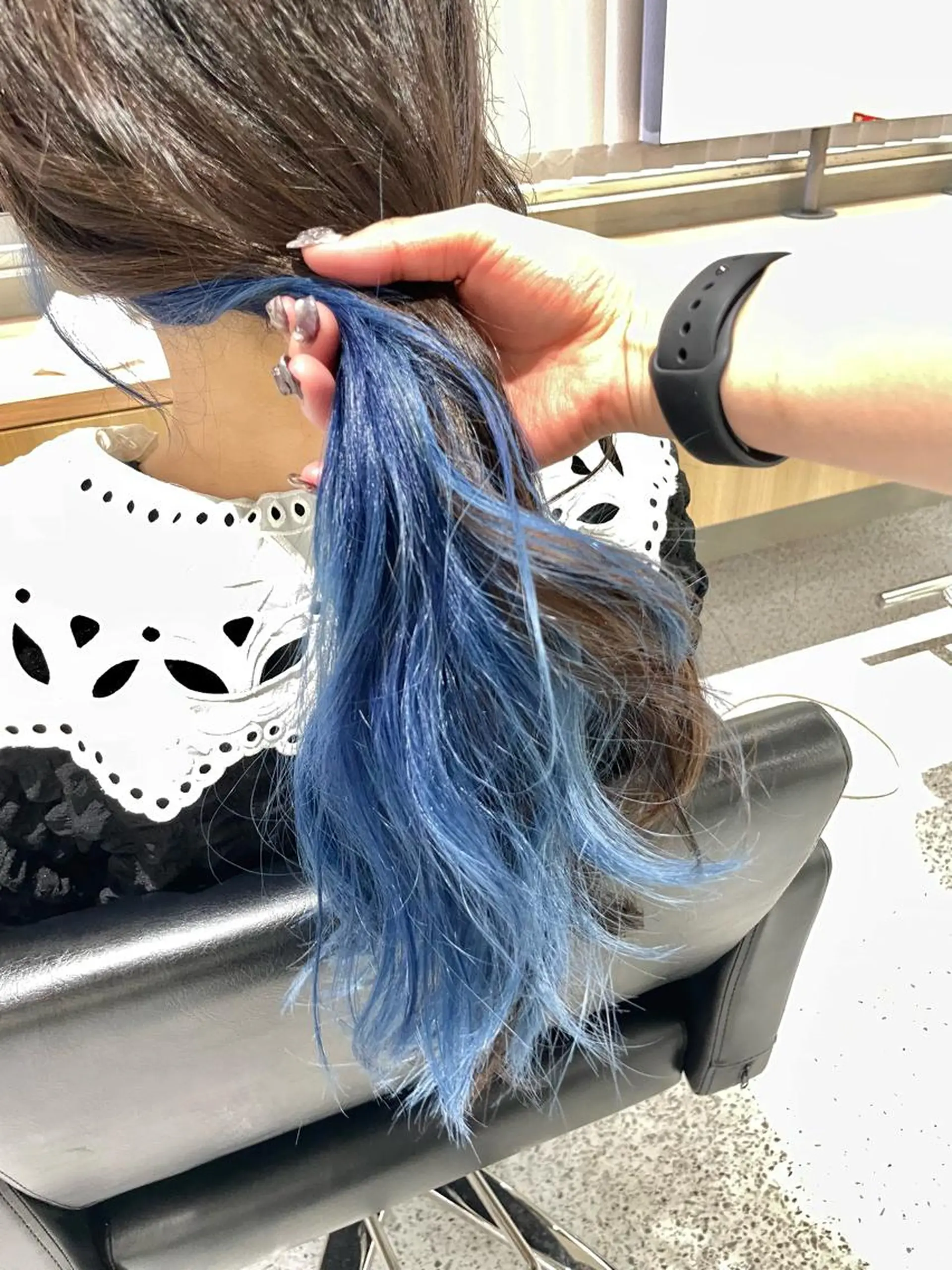 ロング カラー ブリーチ ブルーカラー ケアブリーチ インナーカラー ブリーチ/ハイトーン 艶カラー/ユリナのヘアスタイル