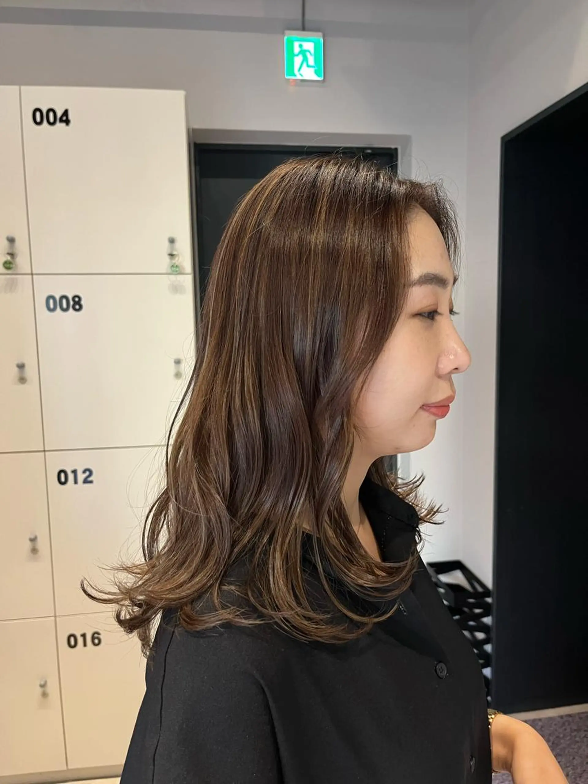 セミロング カラー ハイライトカラー ハイライト うる艶カラー/恵比寿 ベージュ/丸山陽平のヘアスタイル